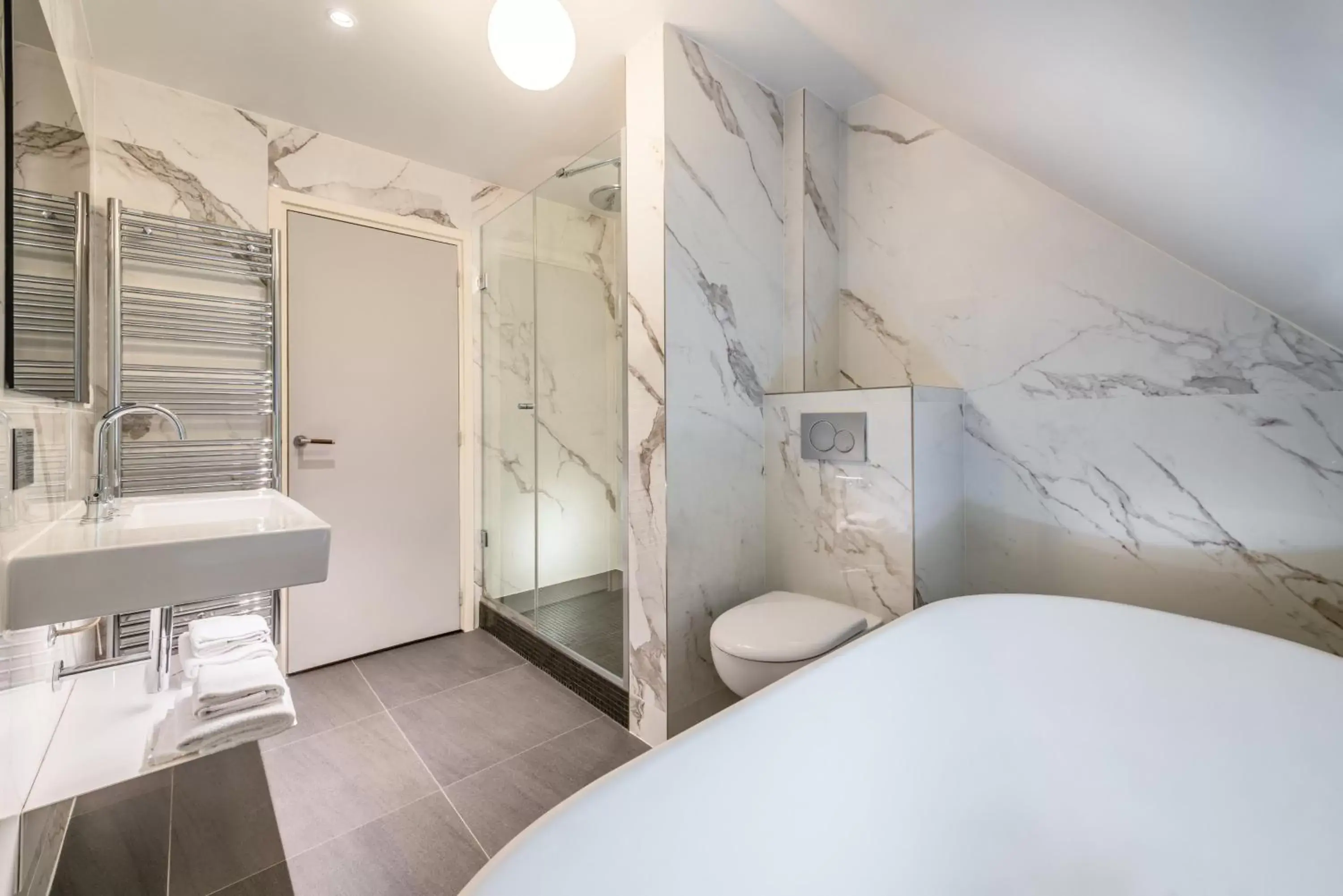 Photo of the whole room, Bathroom in Holiday Inn Paris - Gare de Lyon Bastille, an IHG Hotel