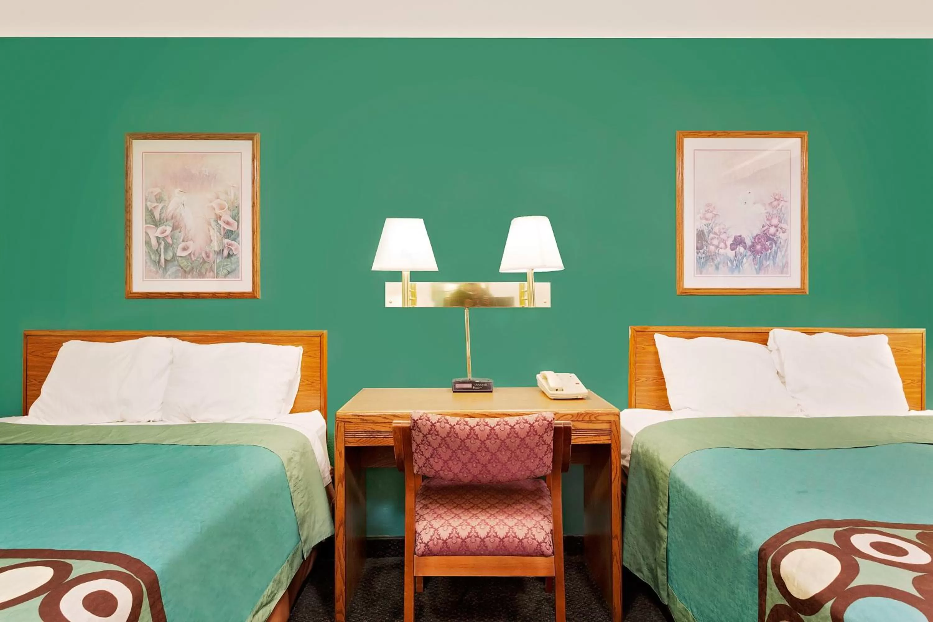 Bedroom in Super 8 by Wyndham Carlisle-South