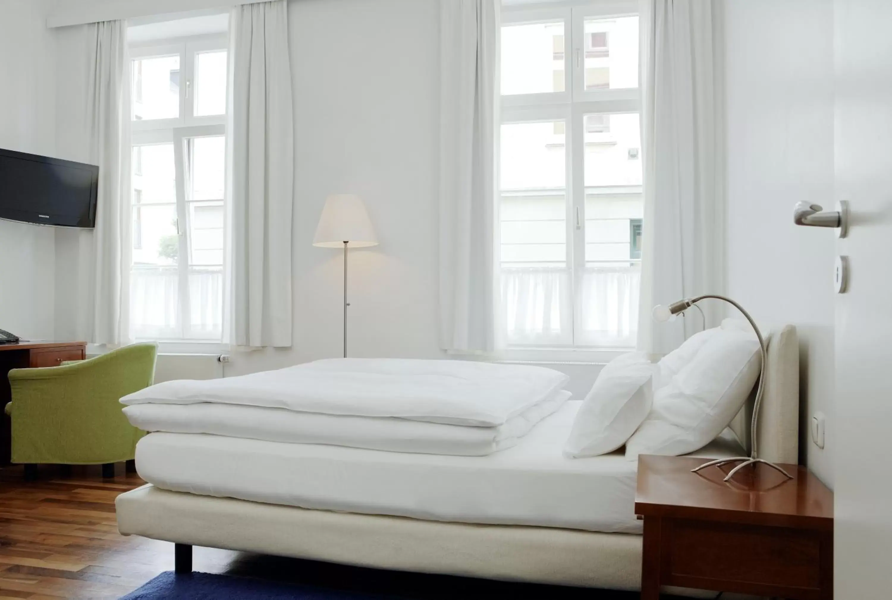 Bedroom, Bed in Hotel Wedina an der Alster