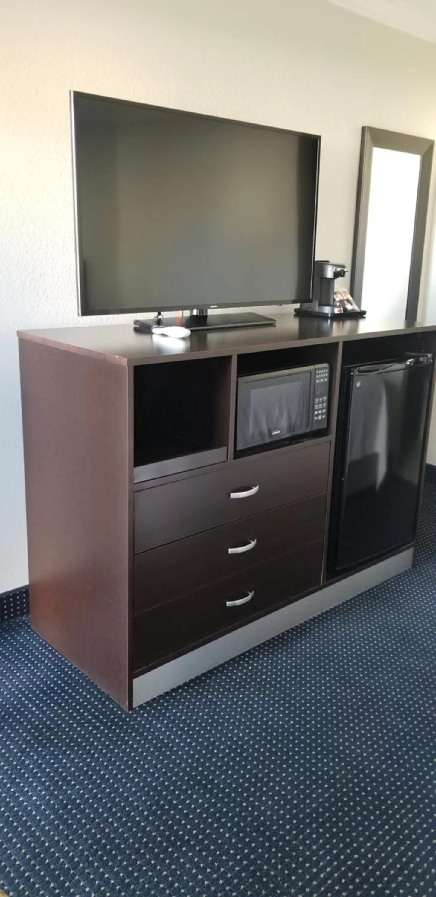 TV and multimedia in Days Inn by Wyndham Winnemucca