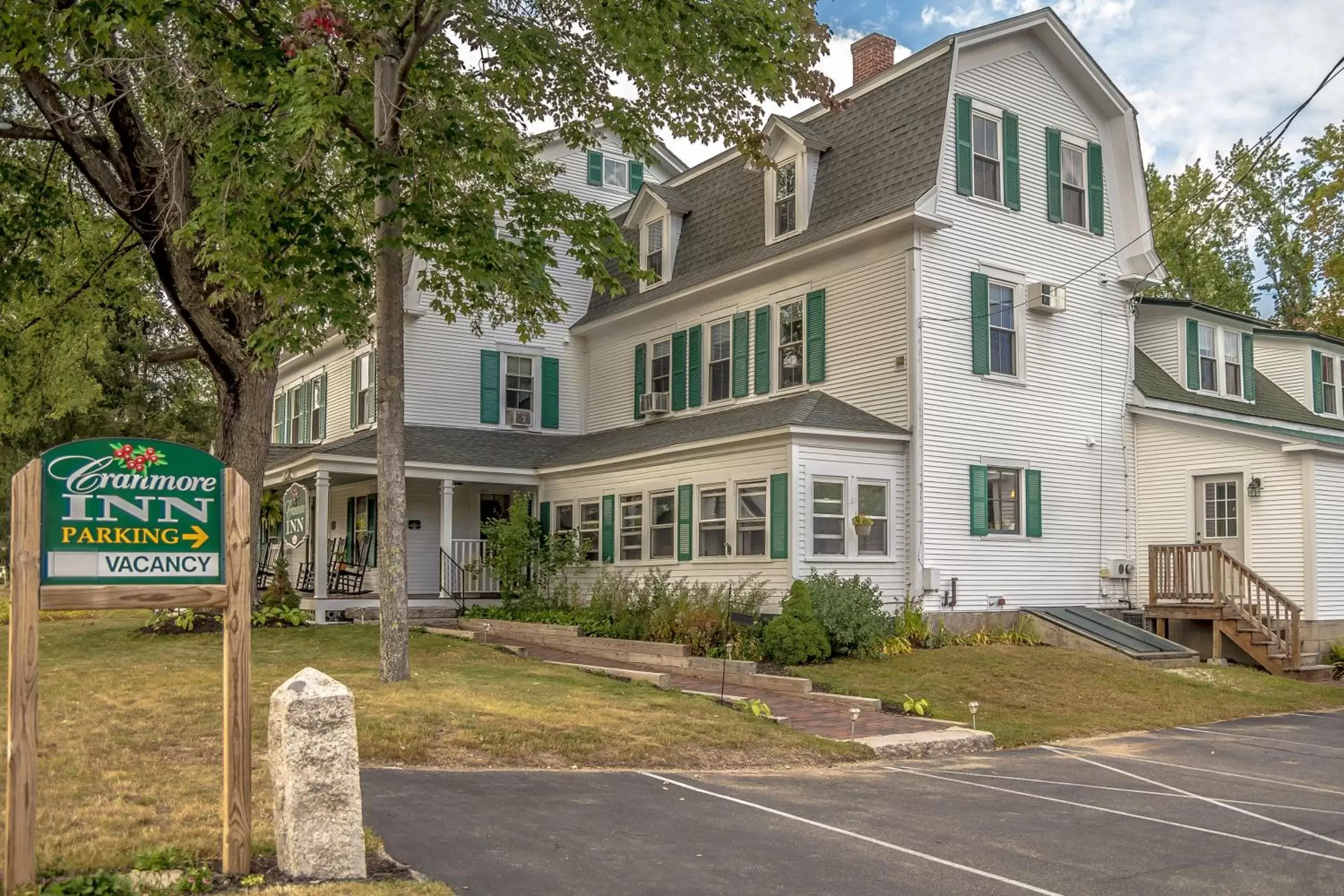 Property Building in Cranmore Inn and Suites, a North Conway boutique hotel