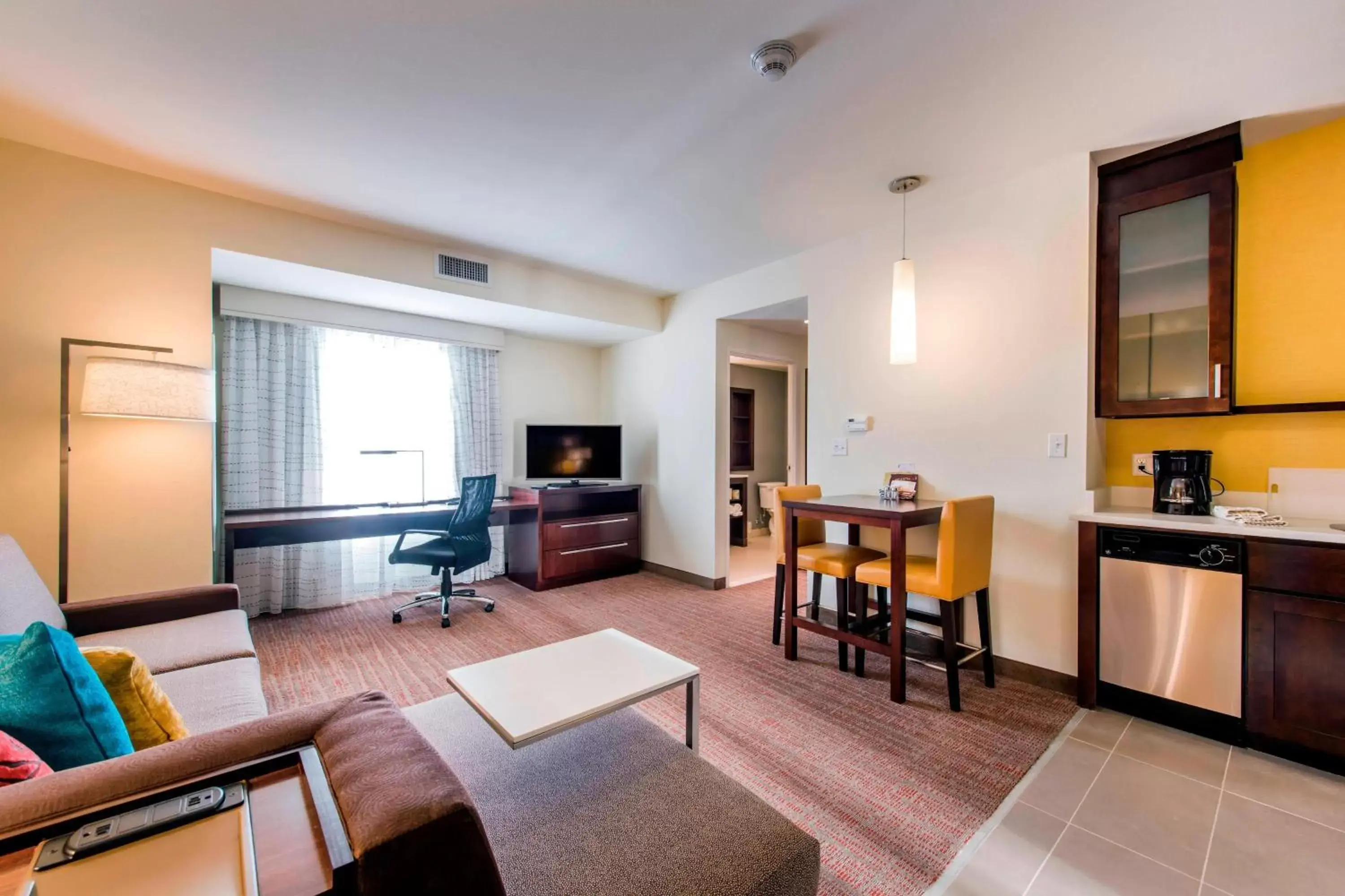 Living room, Seating Area in Residence Inn by Marriott Nashua