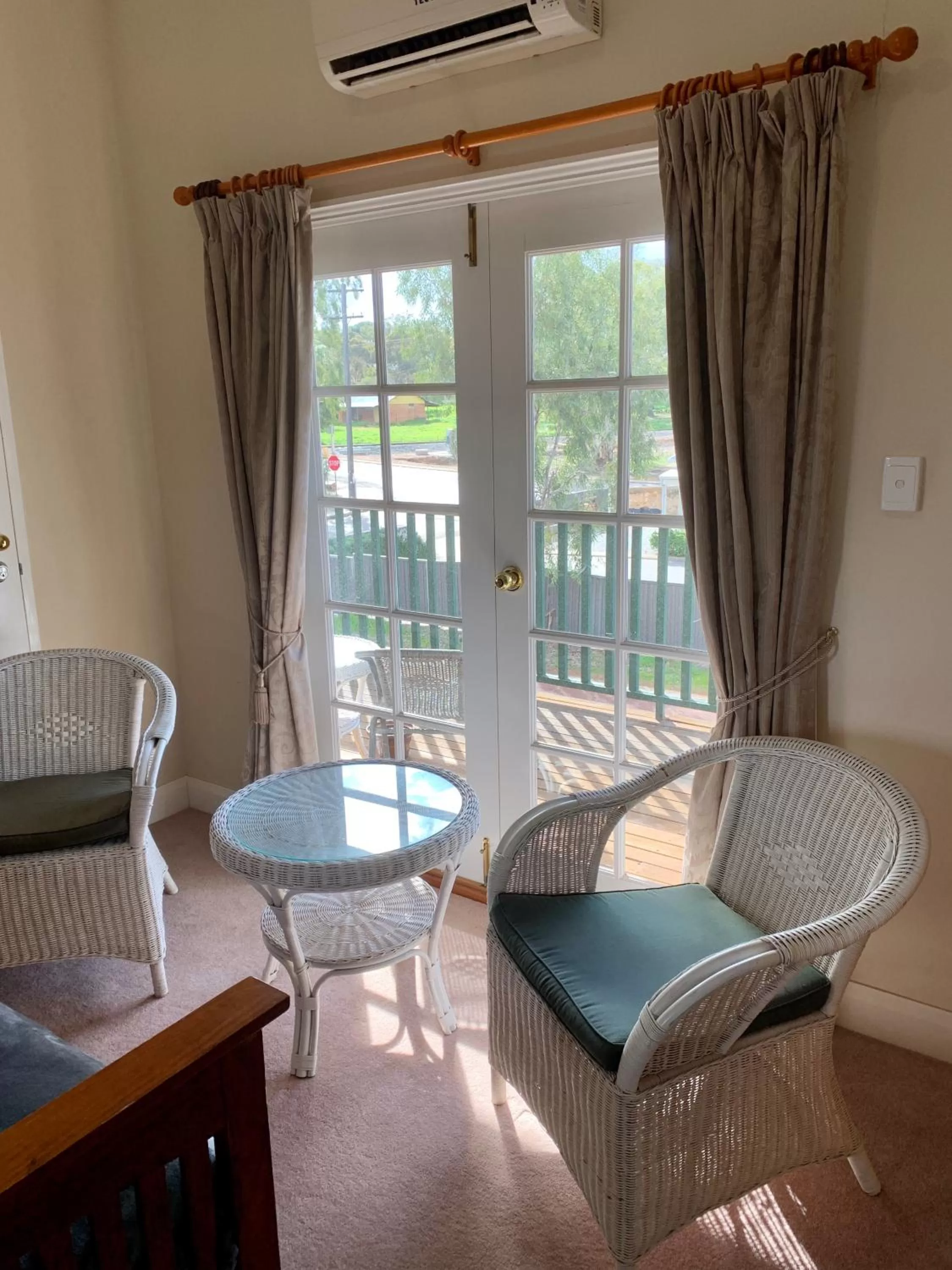 Balcony/Terrace in Settlers Hotel York