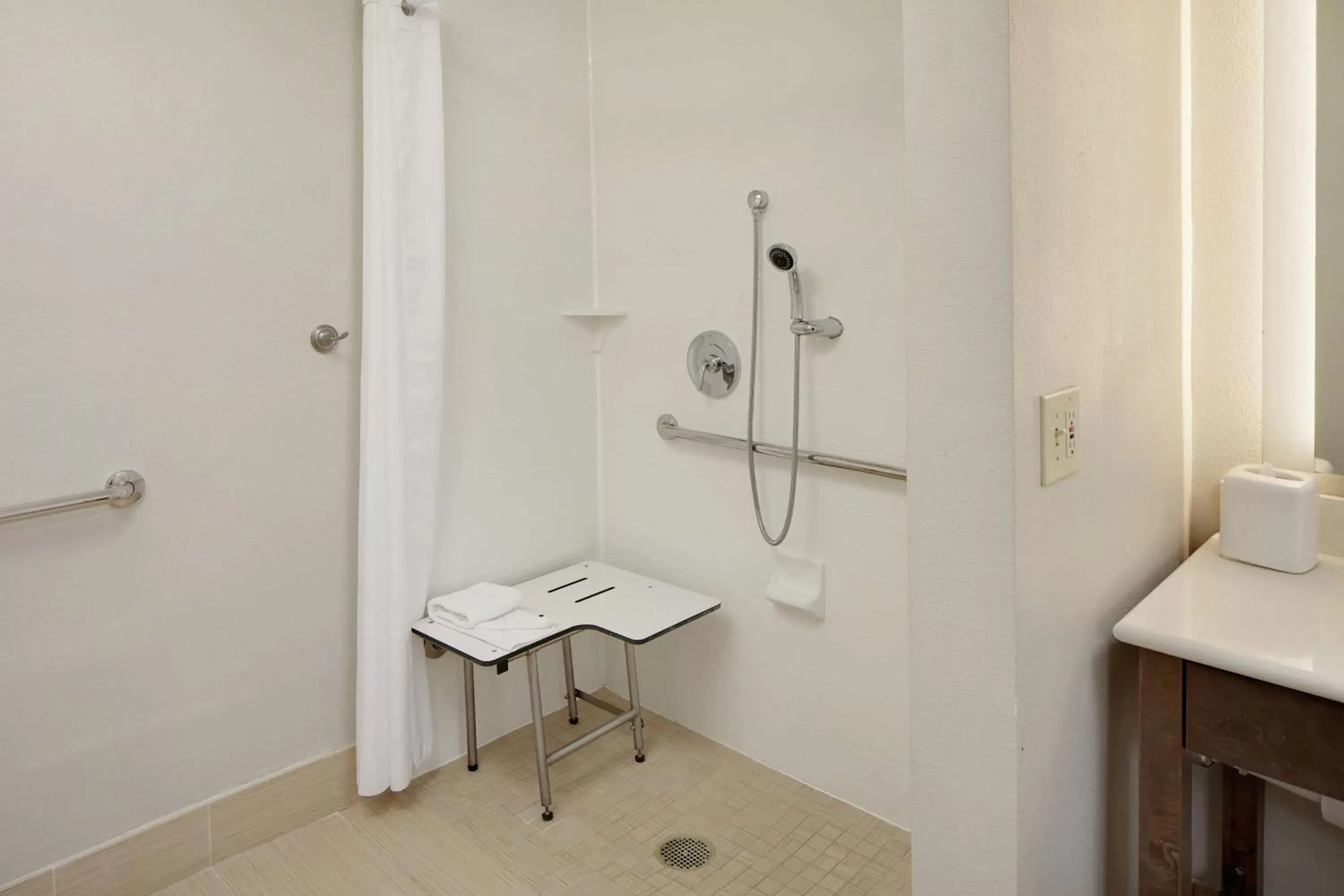 Bathroom in Homewood Suites Nashville/Brentwood