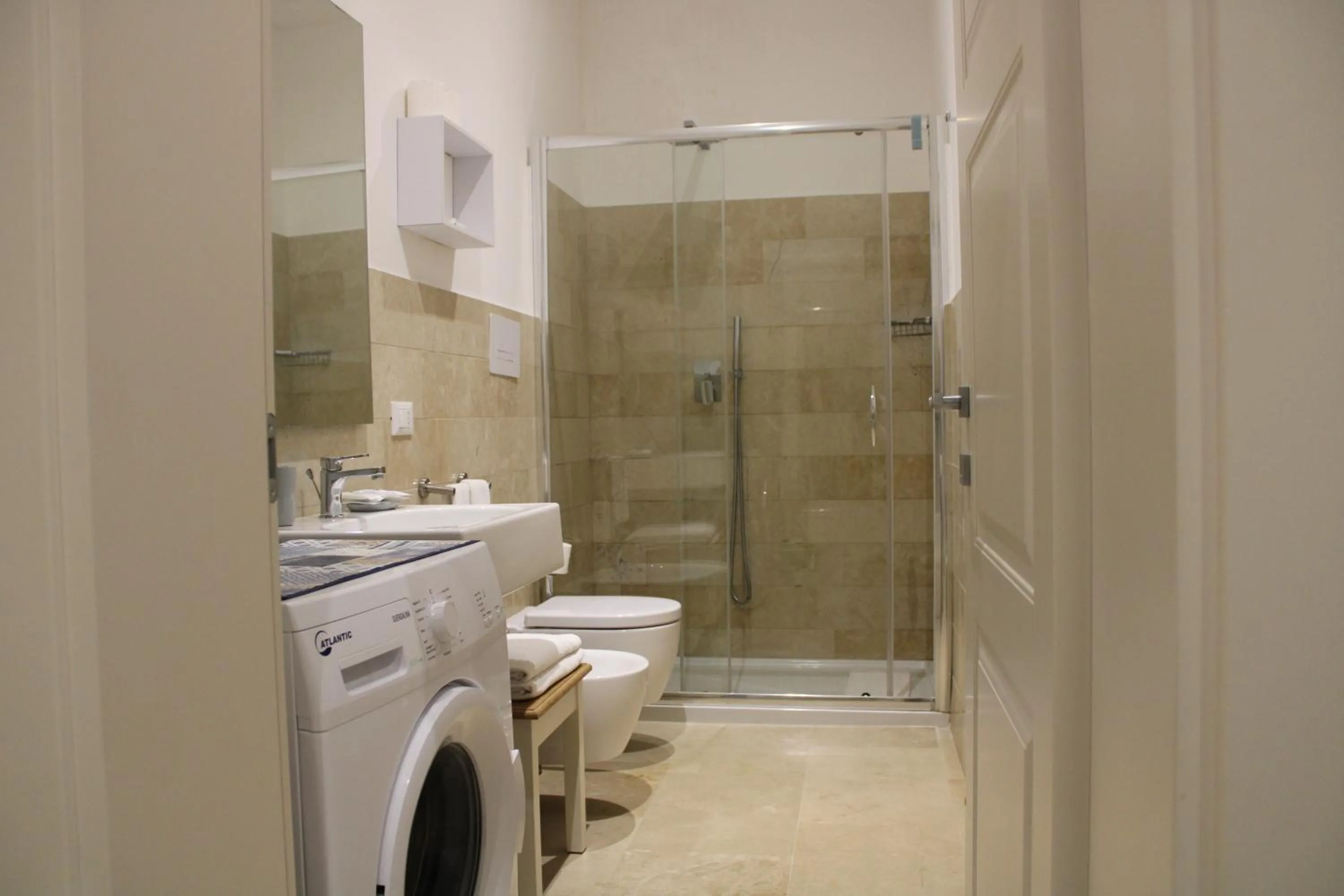 Bathroom in ZIBIBBO SUITES & ROOMS - Aparthotel in Centro Storico a Trapani