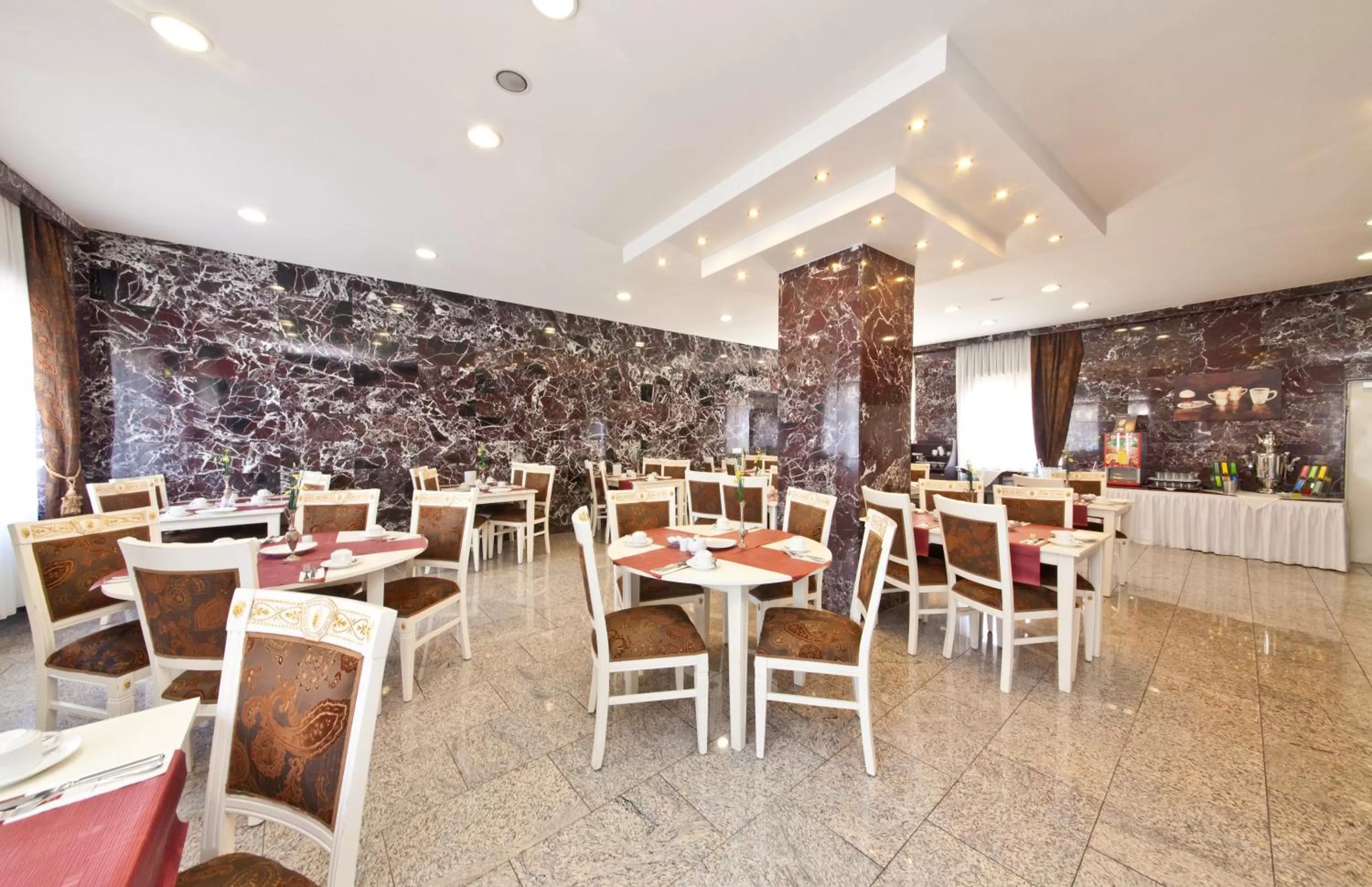 Restaurant/places to eat in Hotel Unique Dortmund Hauptbahnhof