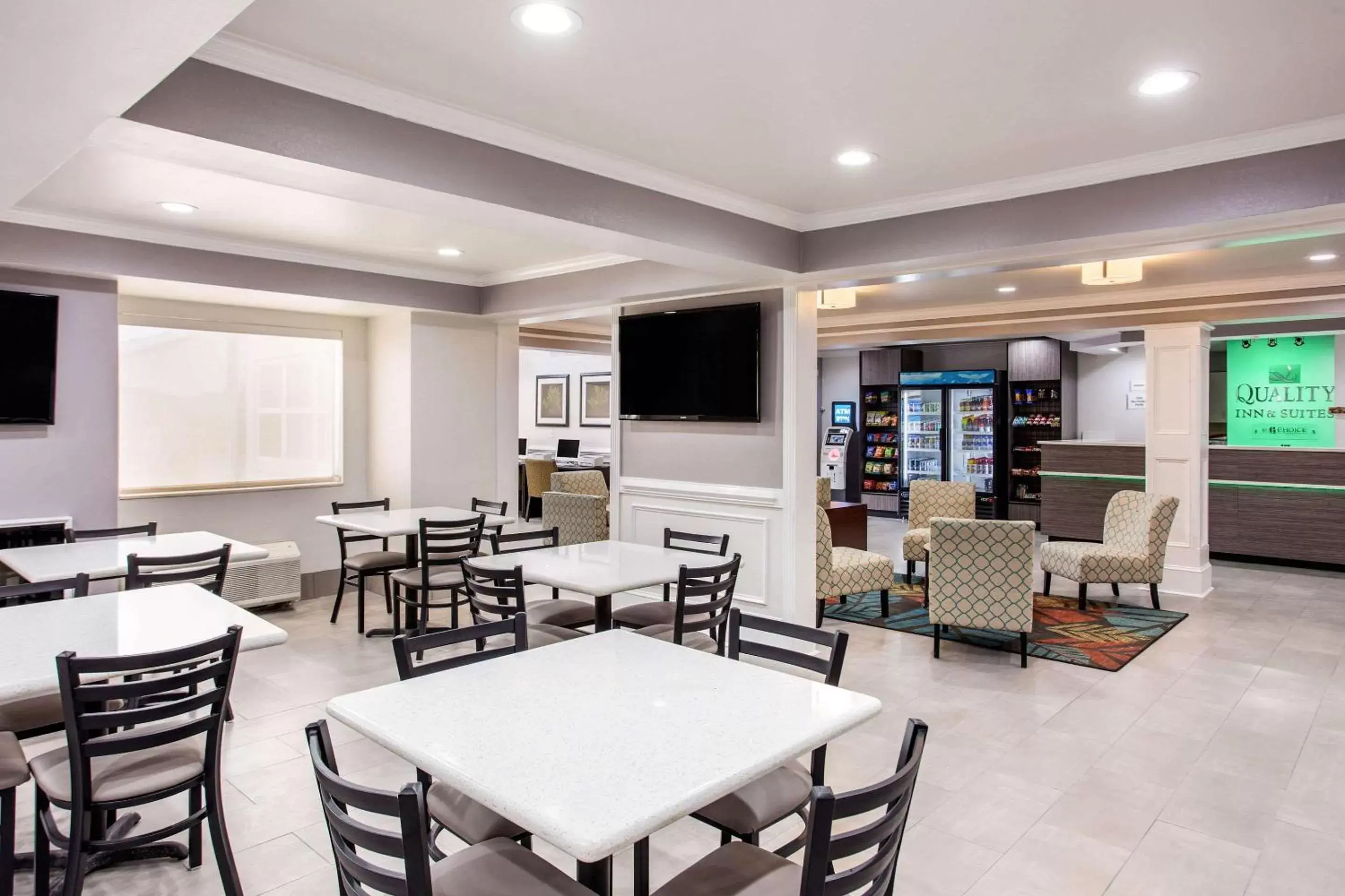 Restaurant/places to eat, Lounge/Bar in Quality Inn & Suites - Myrtle Beach