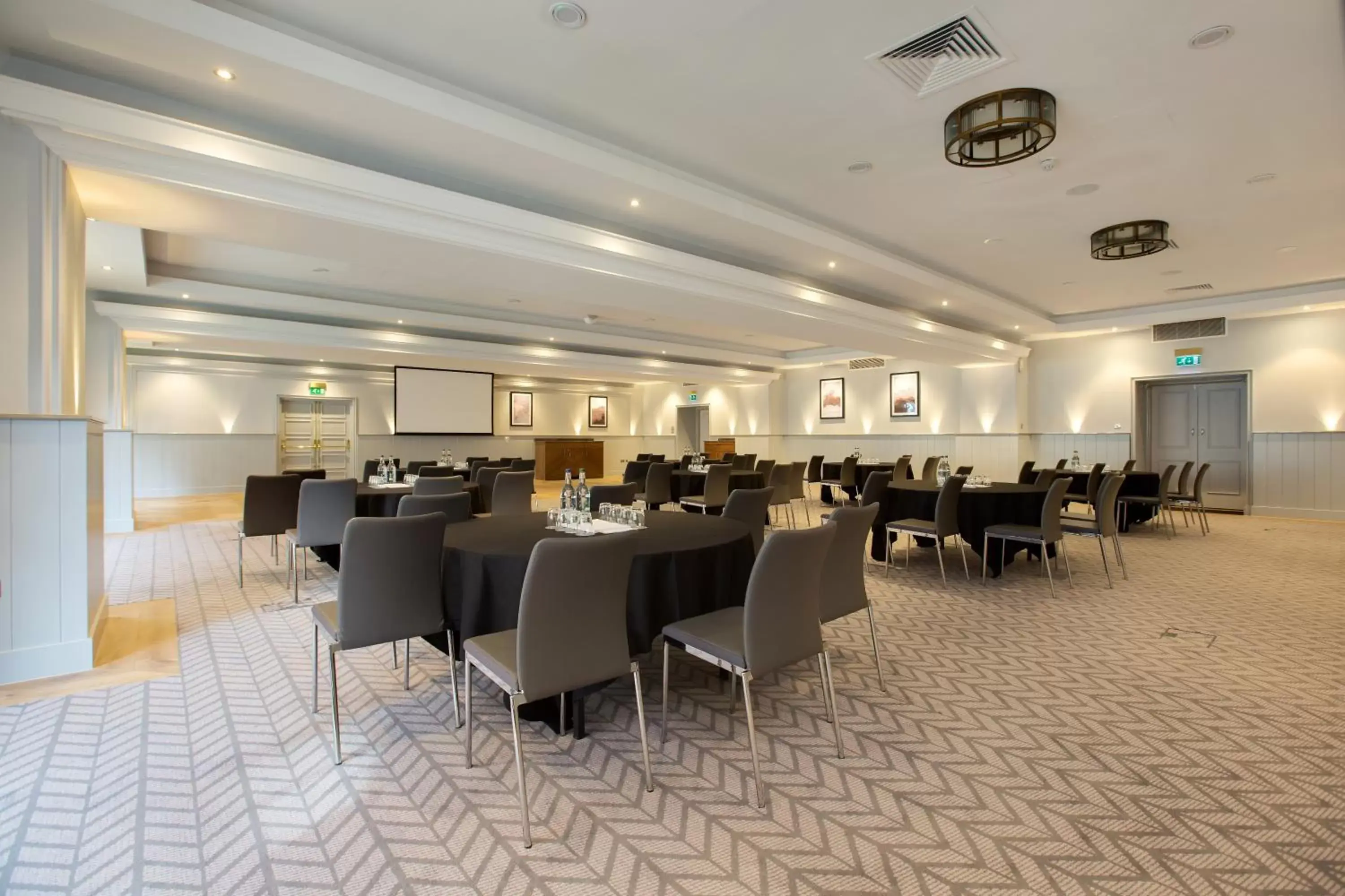 Meeting/conference room, Restaurant/Places to Eat in voco Grand Central - Glasgow, an IHG Hotel