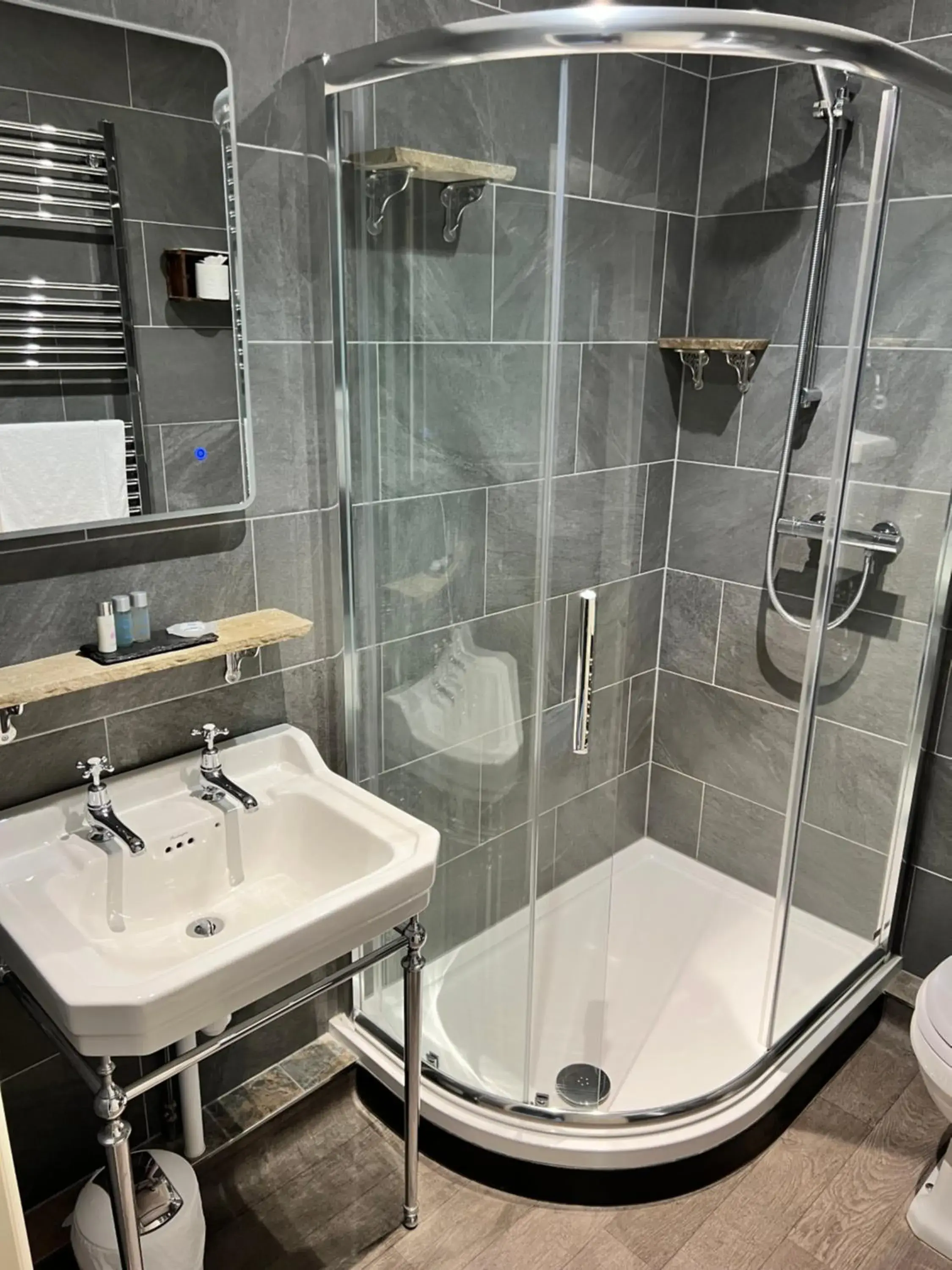 Shower, Bathroom in The Plough Inn