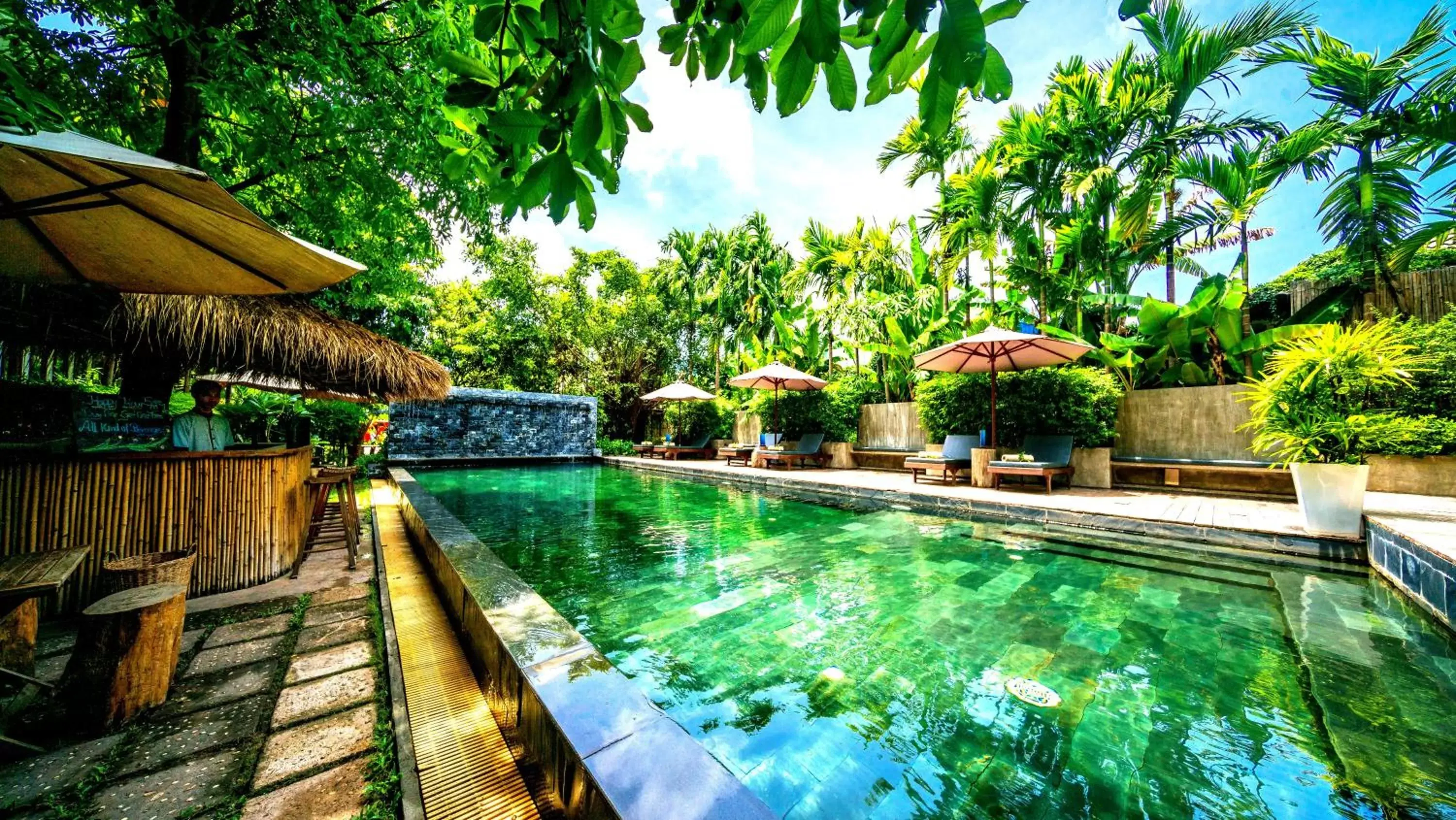 Garden, Swimming Pool in La Residence Blanc D'Angkor