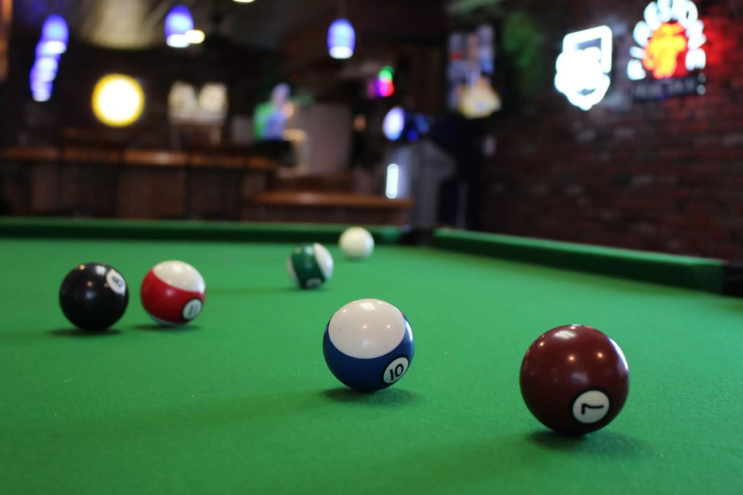 Lounge or bar, Billiards in O'Cairns Inn and Suites