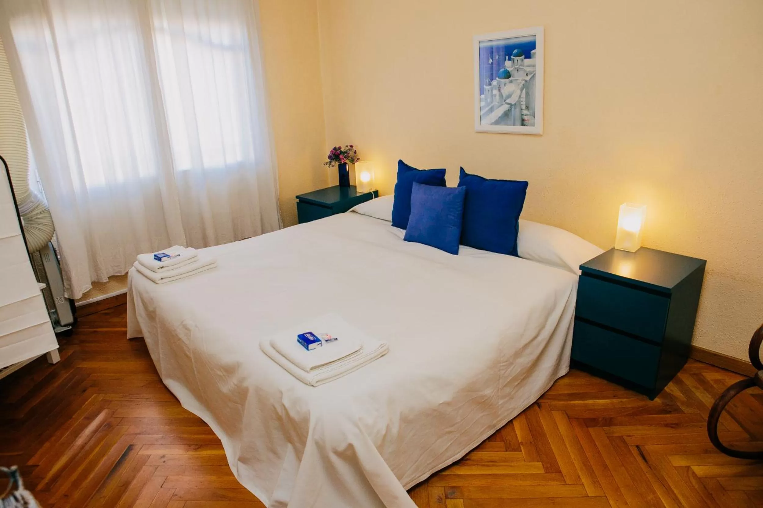 Day, Bed in Ally's Bed&Breakfast,