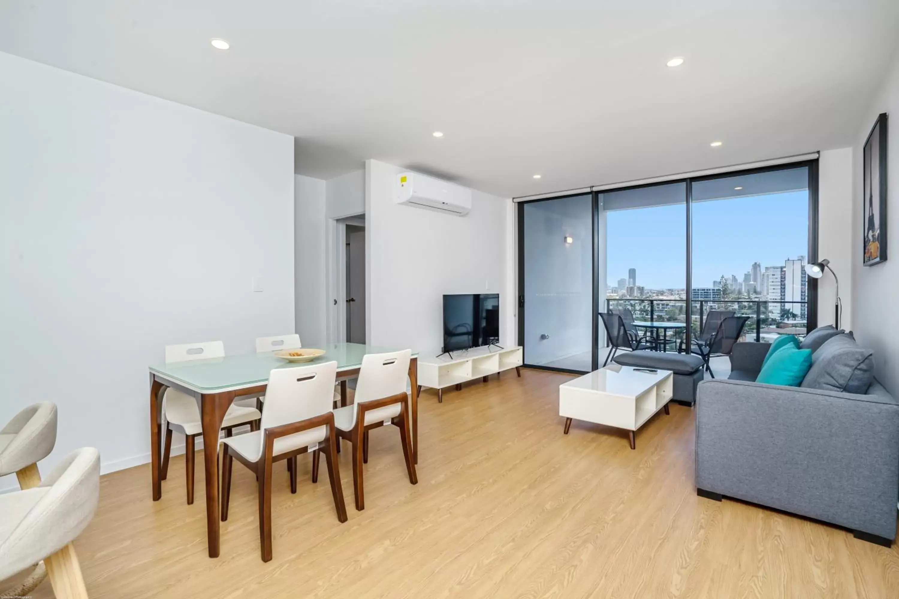 Living room, Dining Area in Peninsular Gold Coast