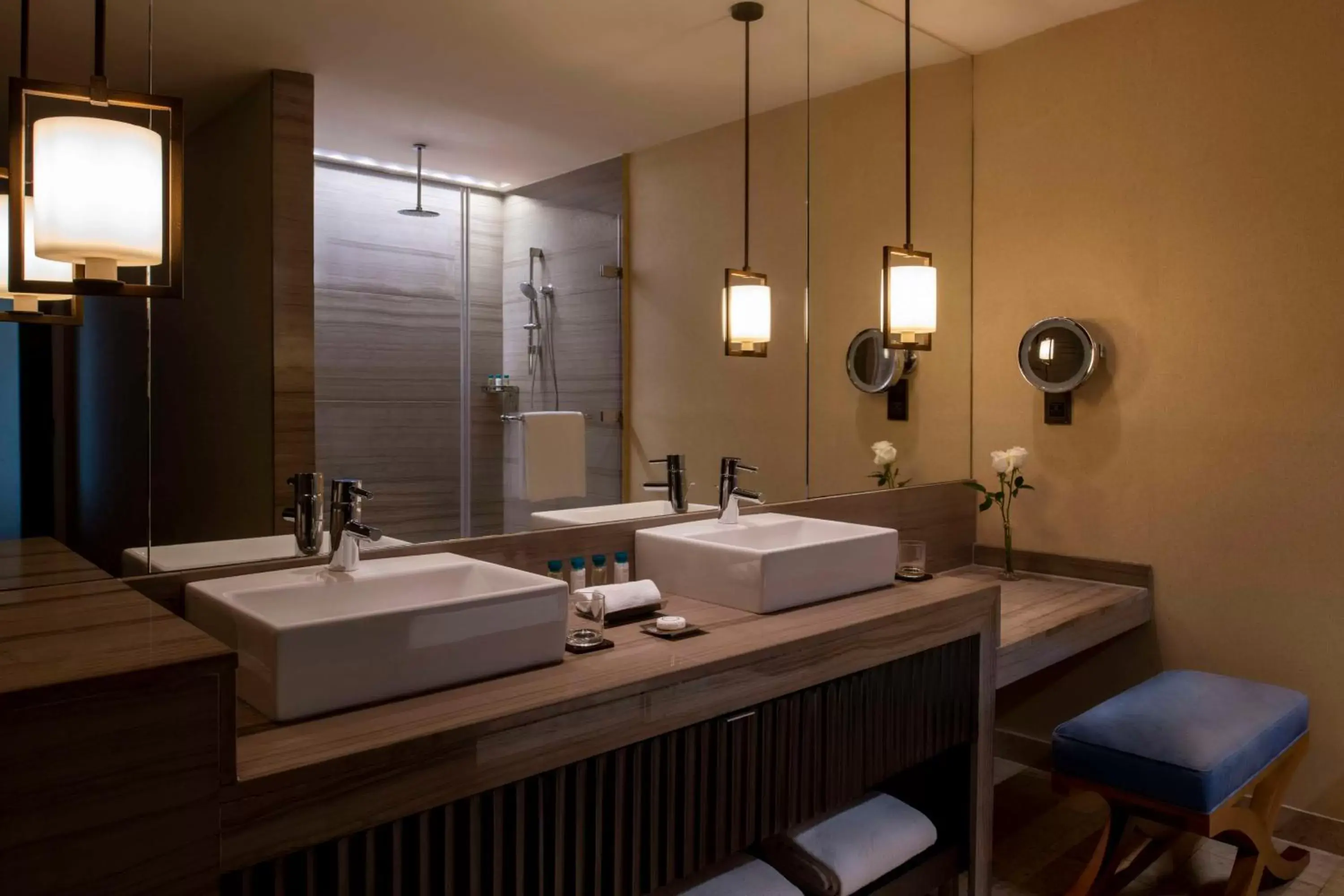 Photo of the whole room, Bathroom in Kempinski Hotel Gold Coast City