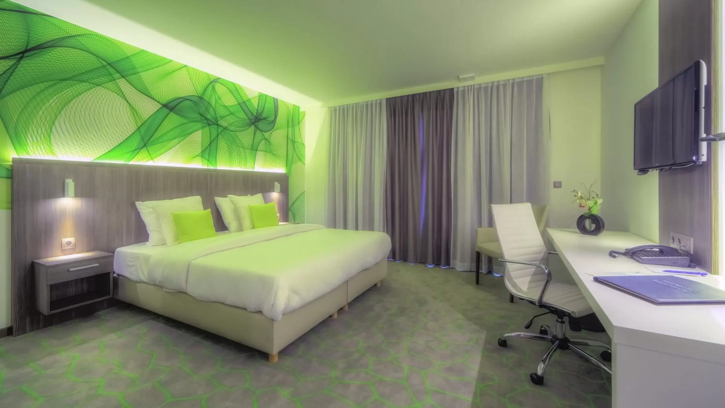 Executive Double Room with Balcony in Hotel Lido **** Mons Centre Executive Double Room with Balcony in Hotel Lido **** Mons Centre