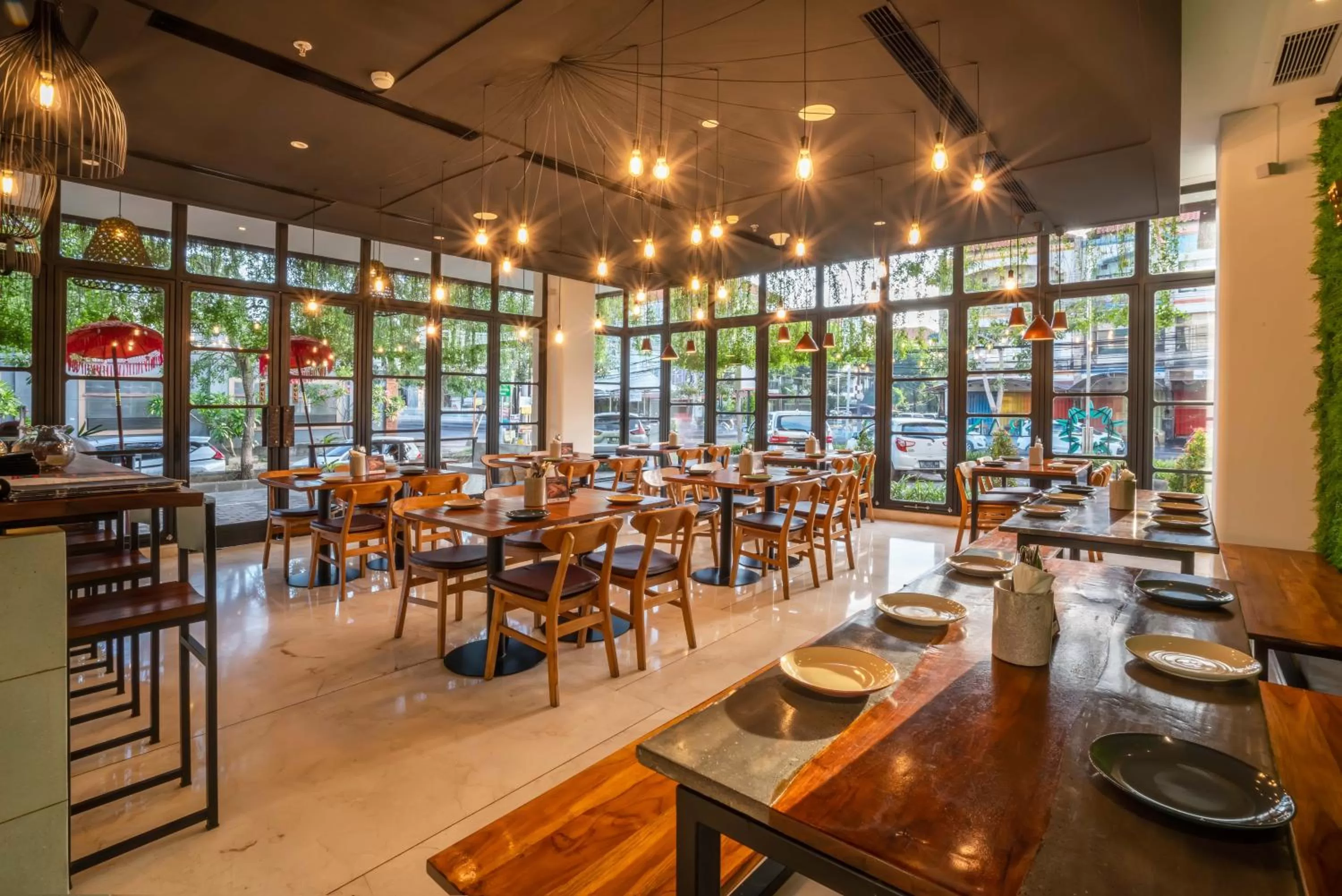 Restaurant/places to eat in Grand Livio Kuta Hotel