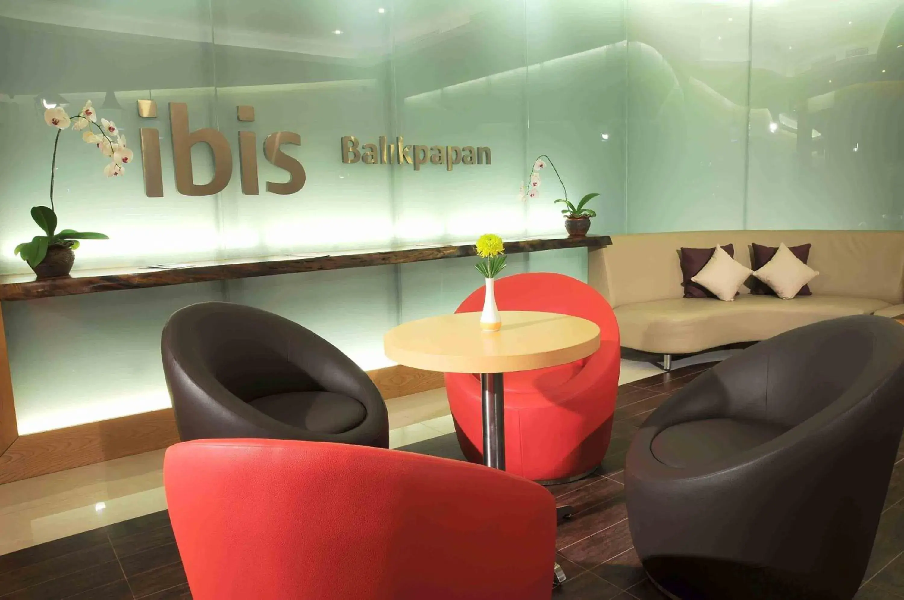 Lobby or reception in Ibis Balikpapan Hotel