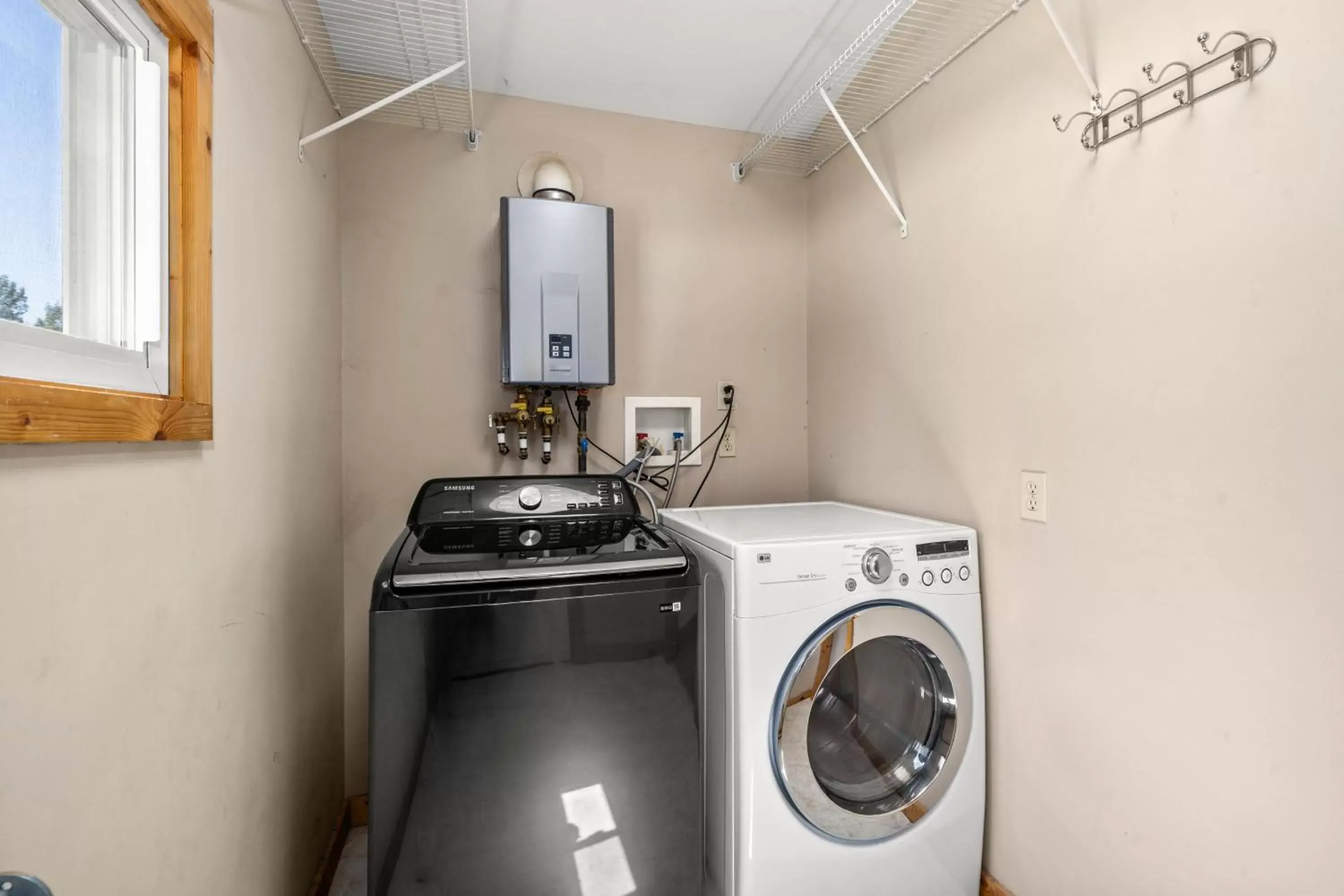 washing machine, Kitchen/Kitchenette in CedarWood Inn
