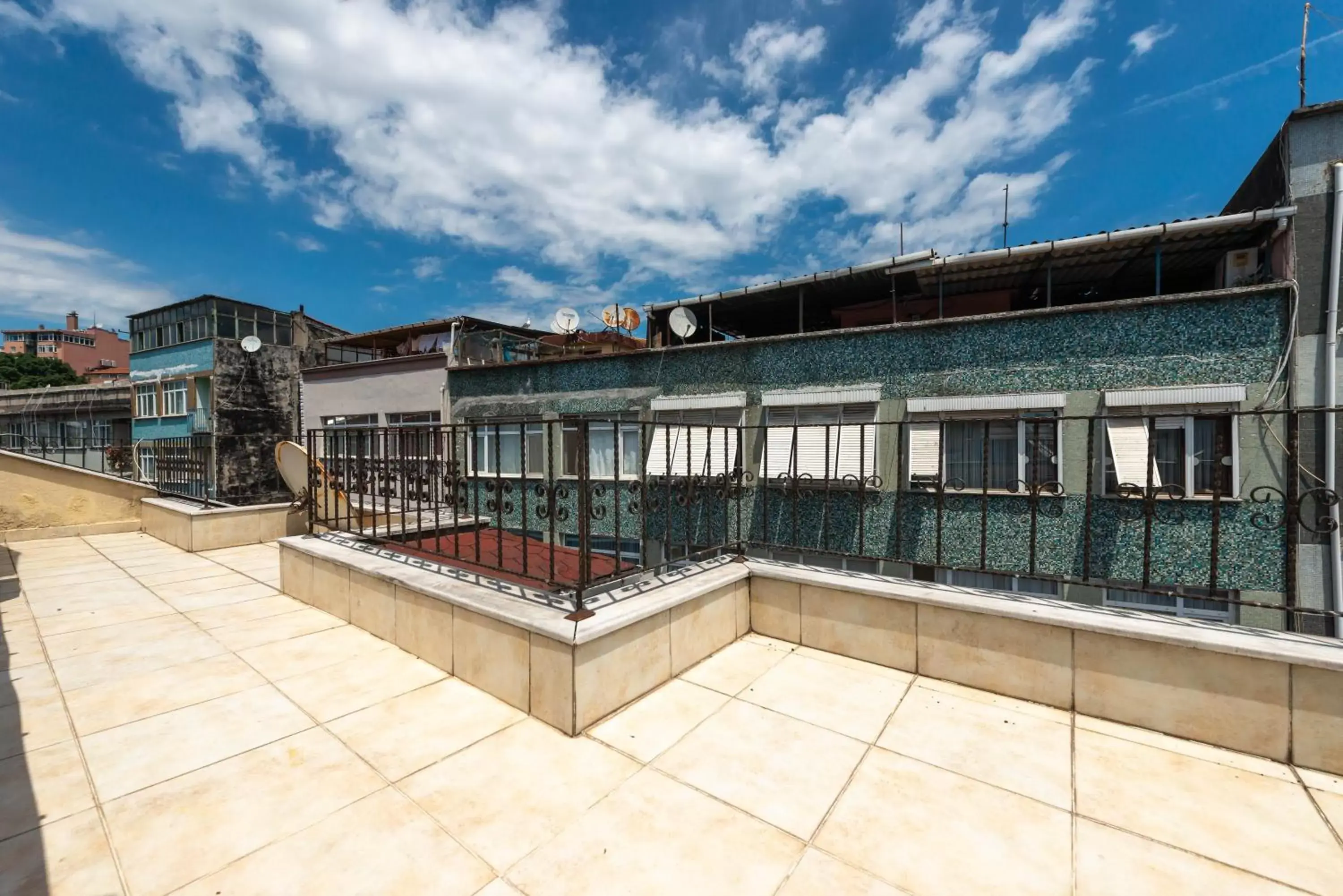 Balcony/Terrace, Property Building in Dualis Hotel