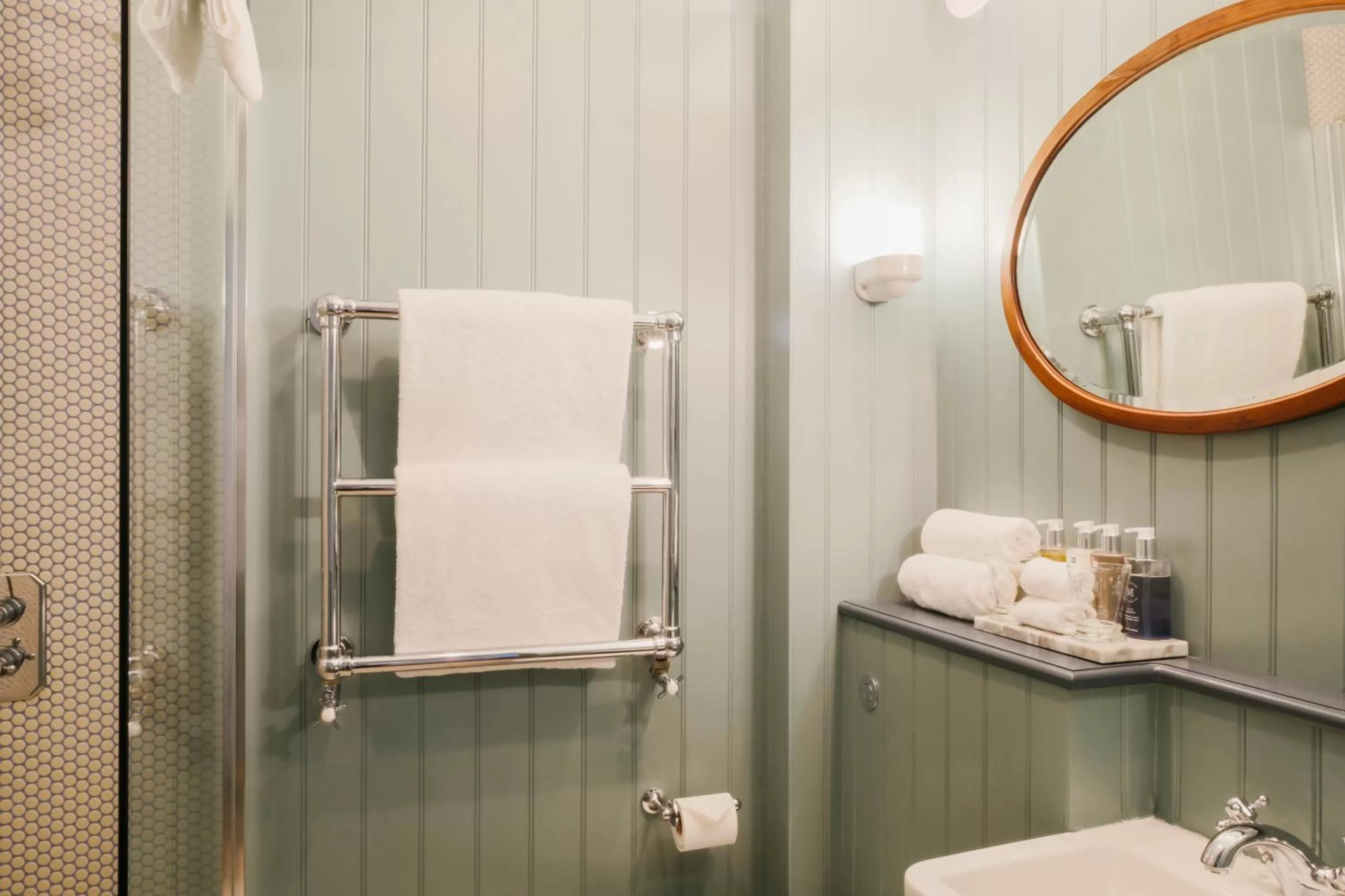 Bathroom in Merchants Manor Spa