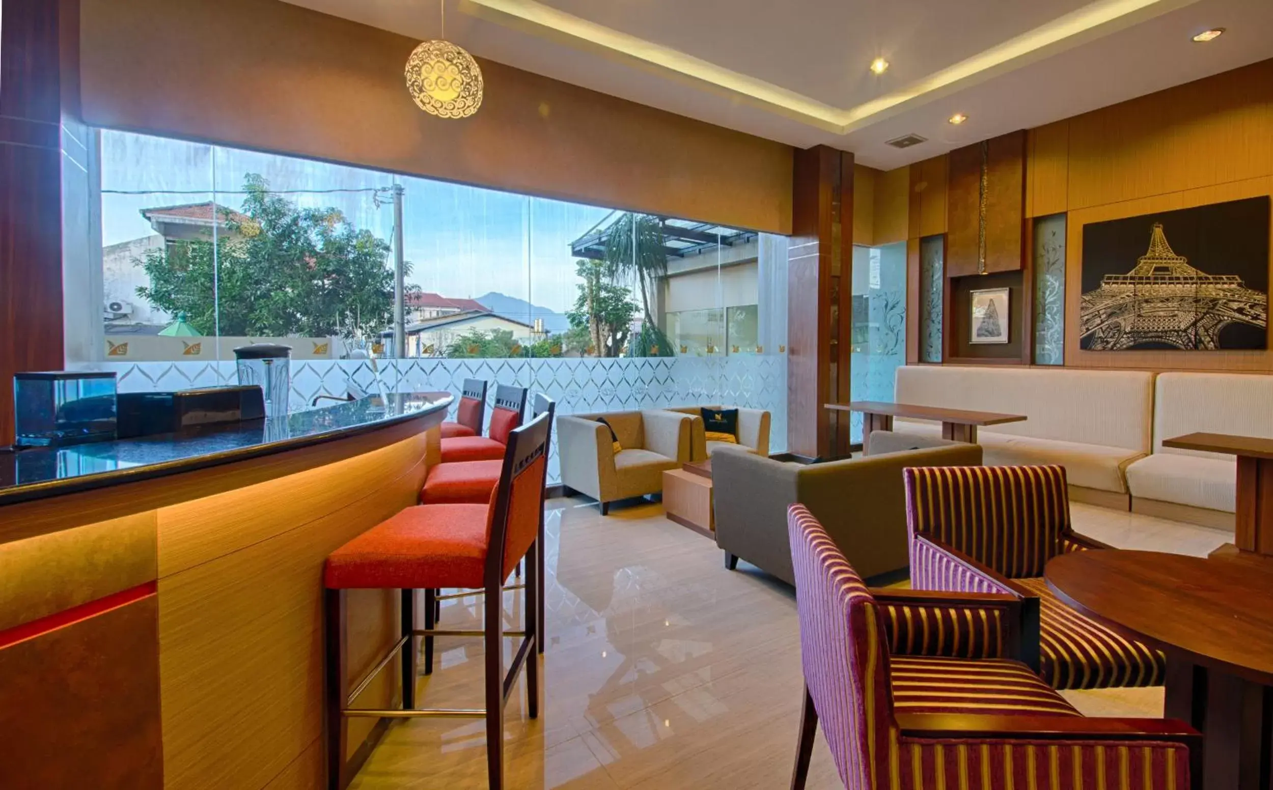 Lounge or bar, Lounge/Bar in Noormans Hotel Semarang