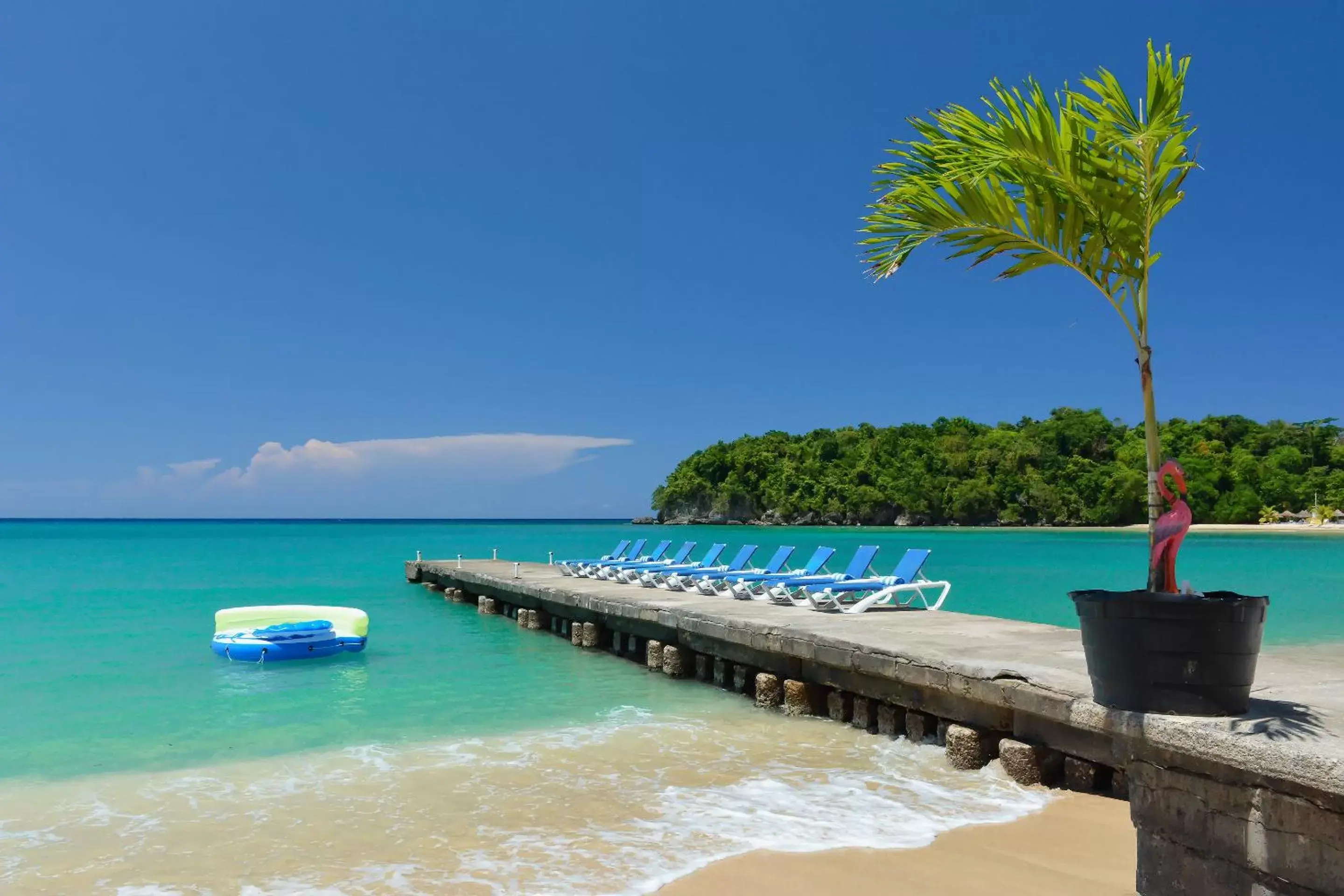 Sea view, Swimming Pool in Sand and Tan Beach Hotel