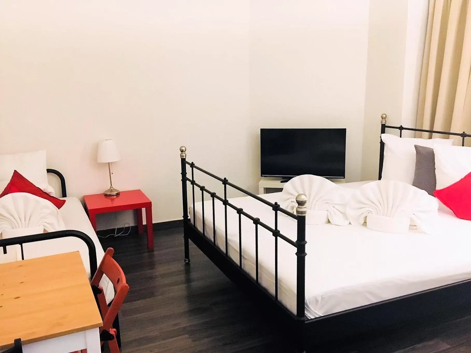 Photo of the whole room, Bed in INSIDE FIVE City Apartment