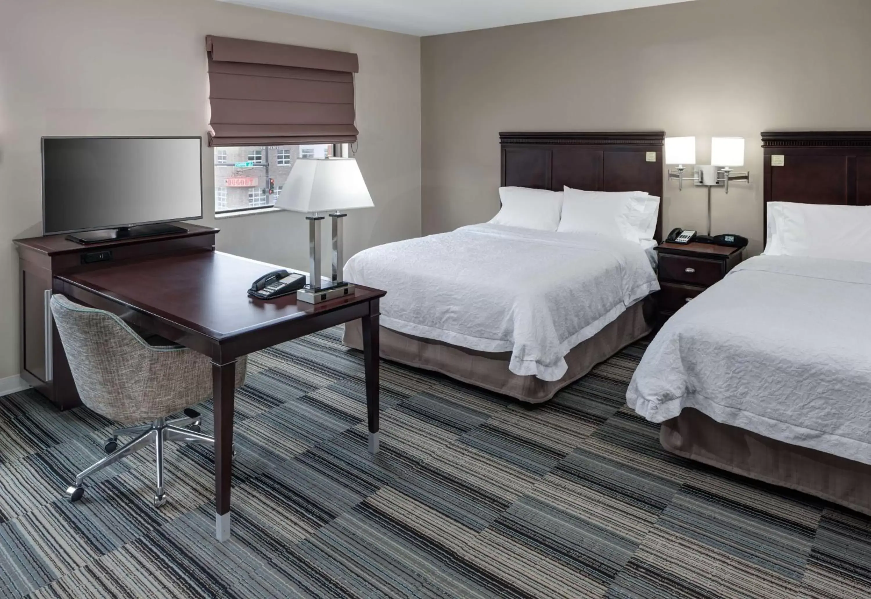 Bed in Hampton Inn & Suites Omaha-Downtown