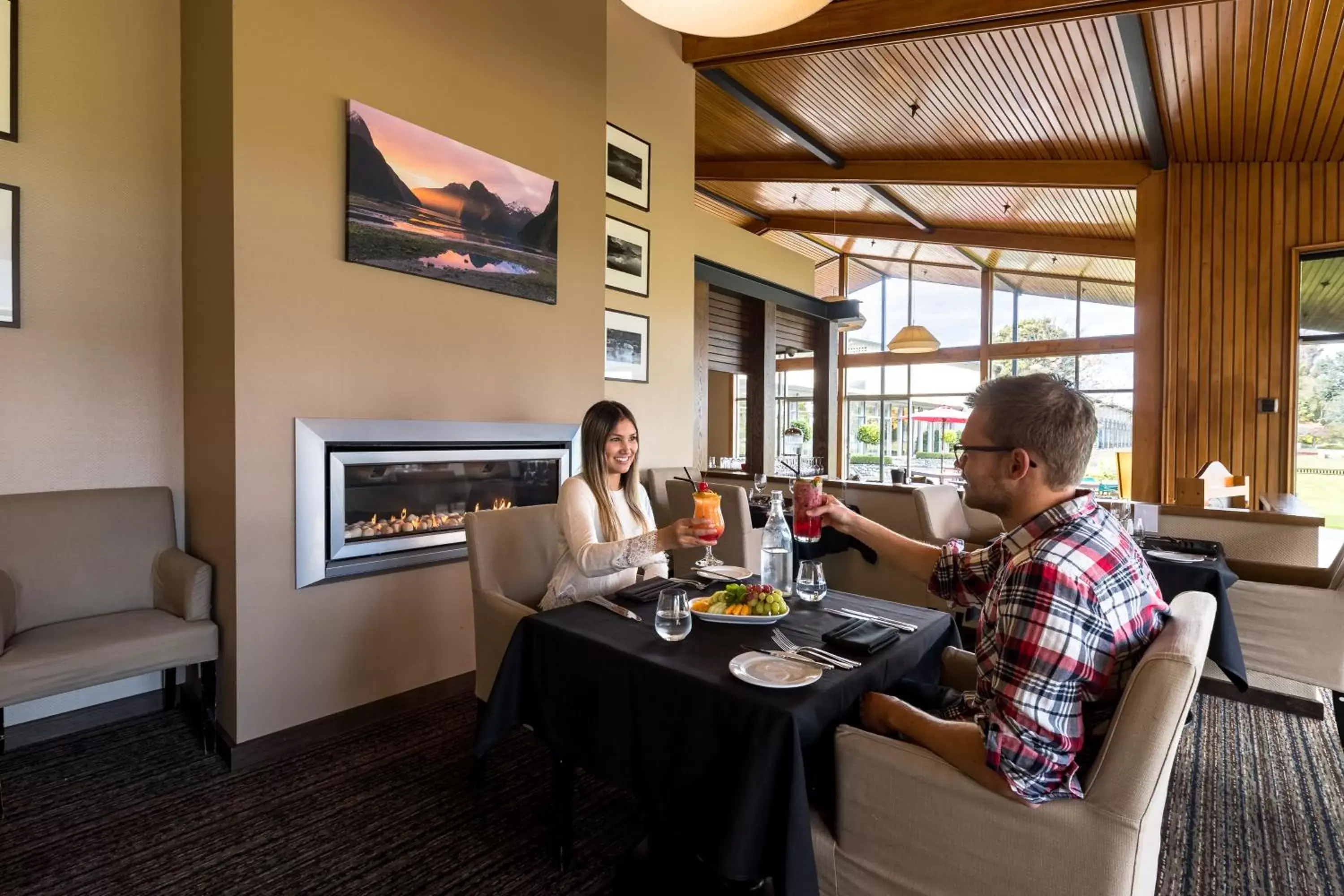 Restaurant/places to eat in Distinction Te Anau Hotel & Villas