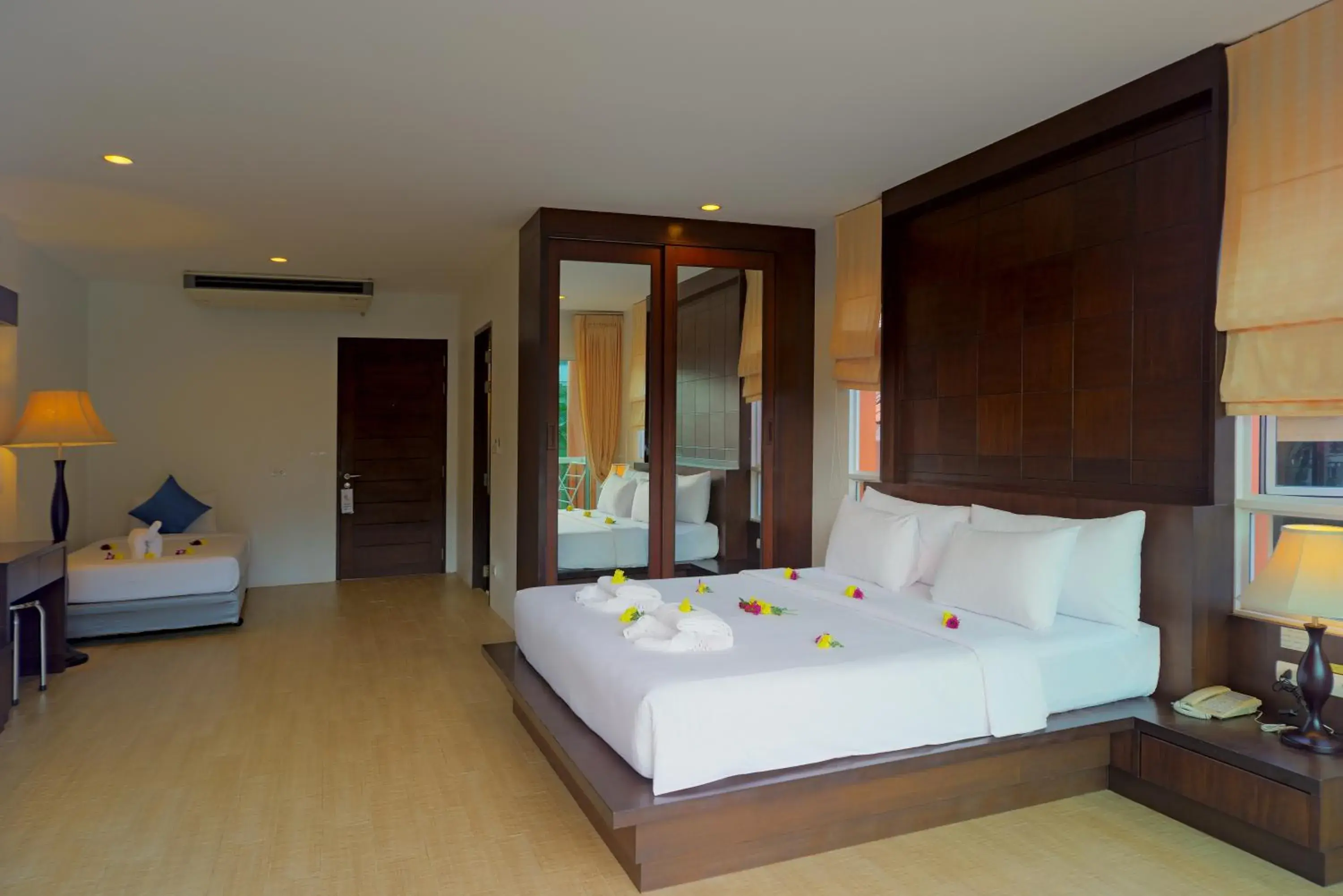 Photo of the whole room, Bed in Aonang Regent Hotel