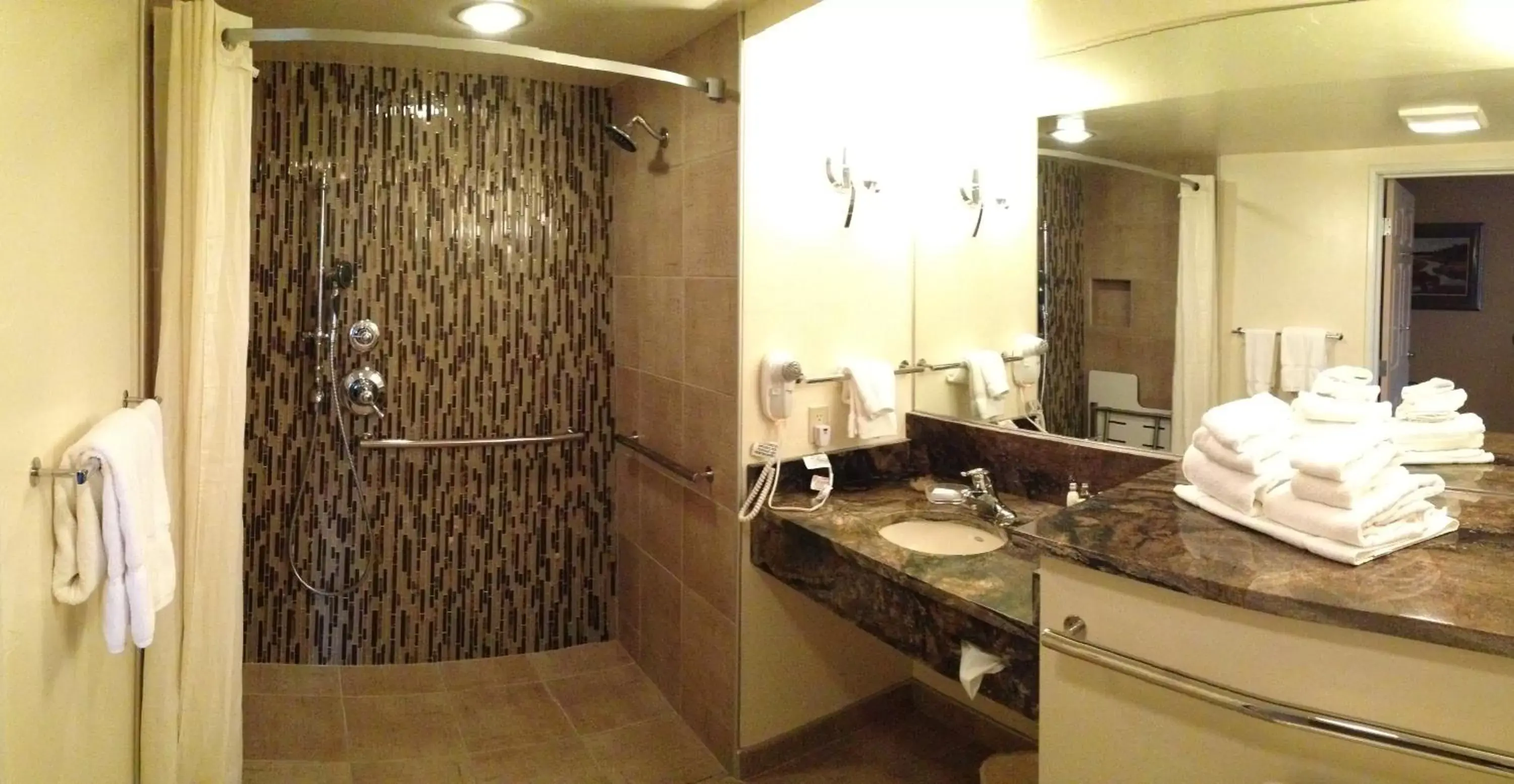 Bathroom in Best Western Plus Butte Plaza Inn