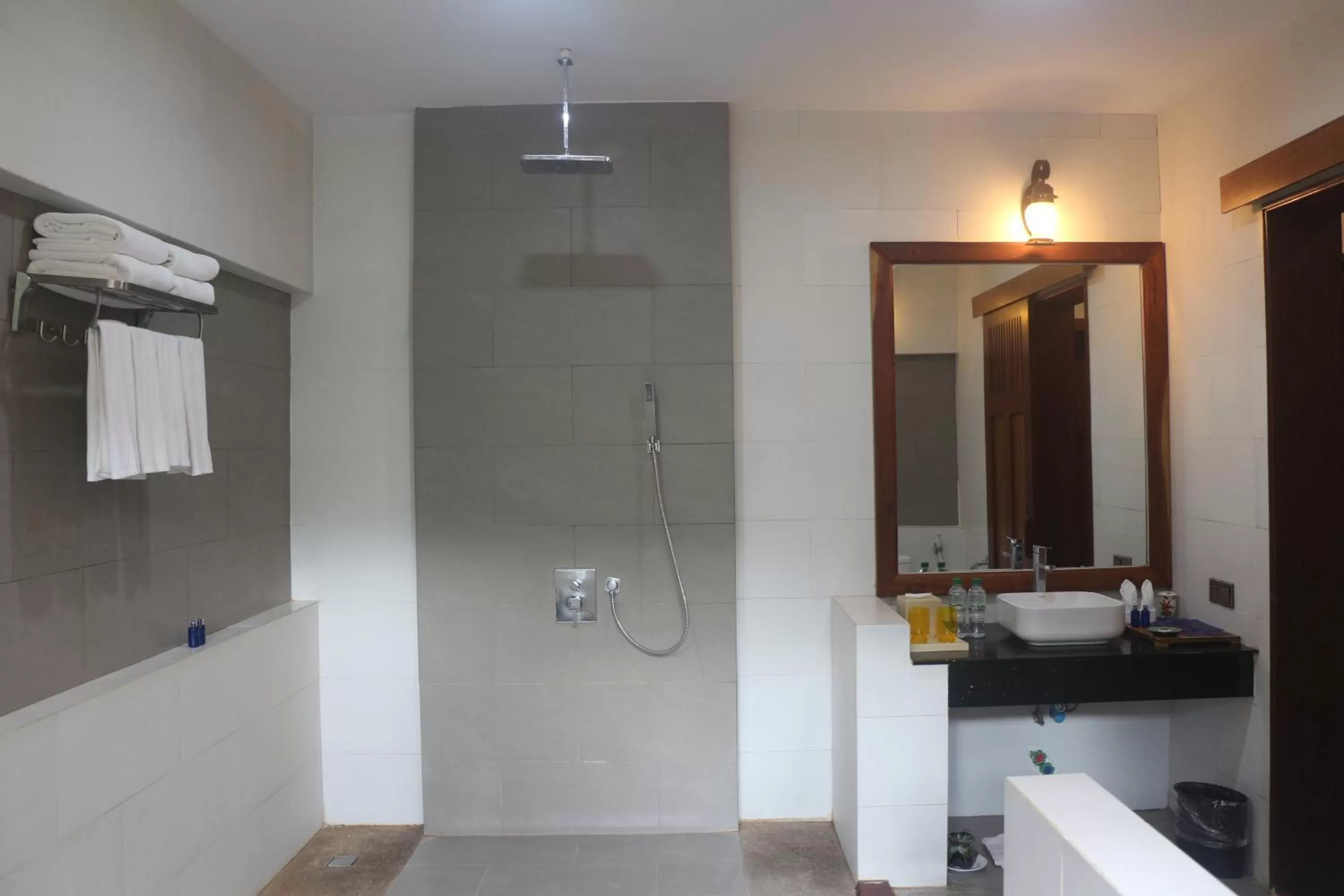 Bathroom in Try Palace Resort Kep