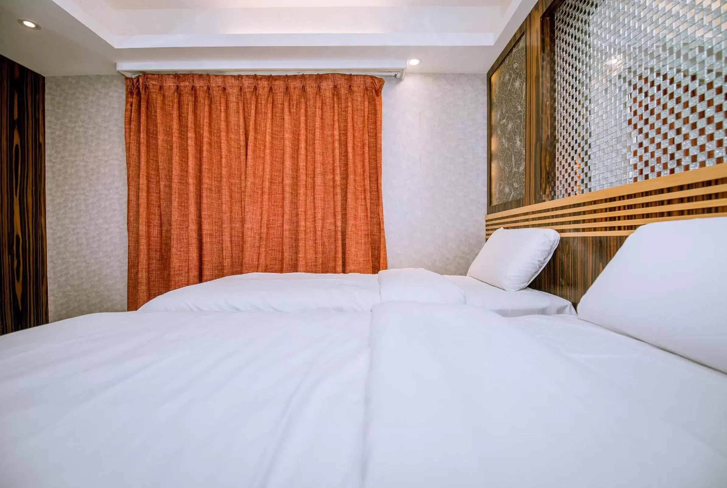 Photo of the whole room, Bed in Guide Hotel Taipei Xinyi