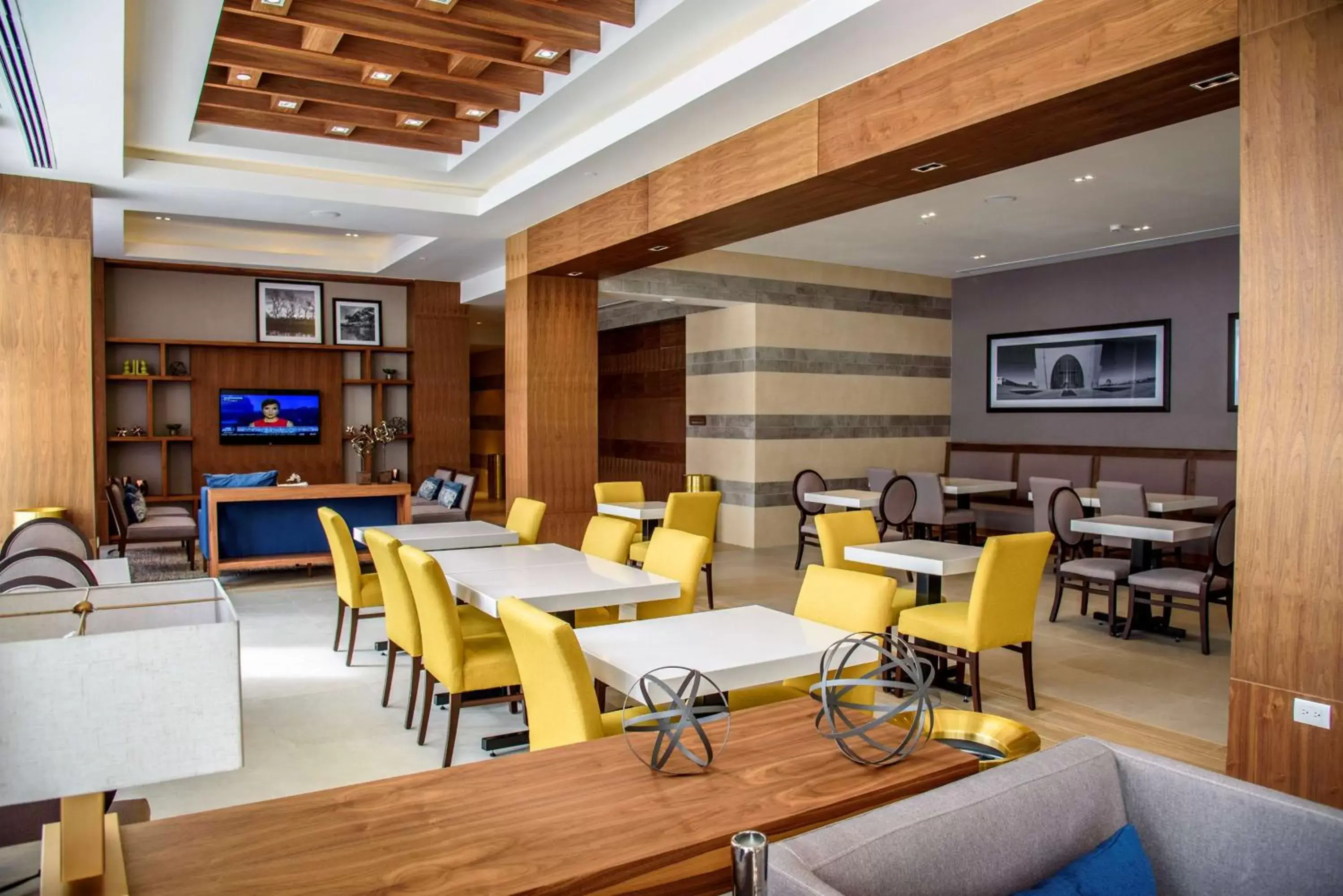 Lobby or reception, Restaurant/Places to Eat in Hampton Inn Piedras Negras