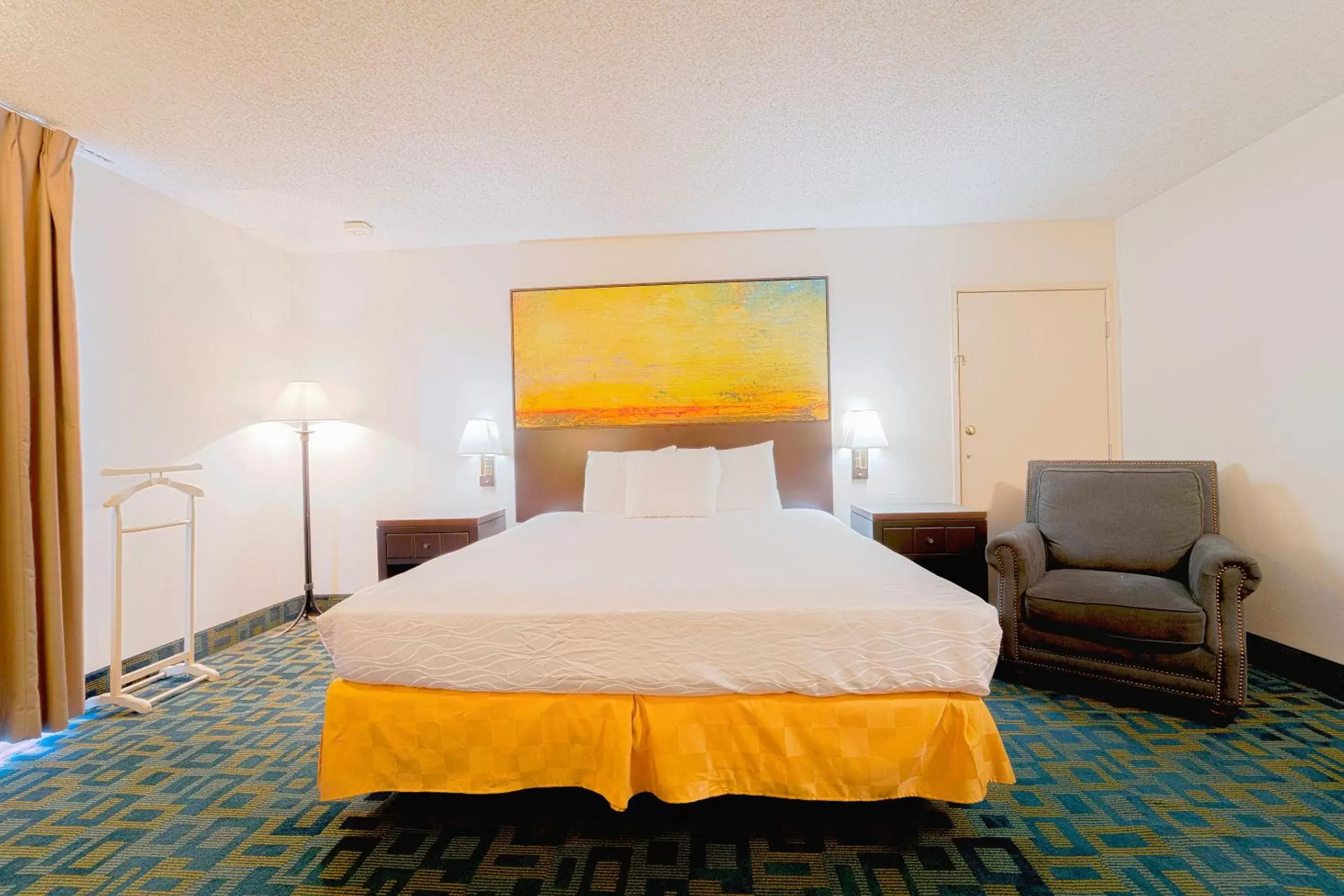 Bedroom, Bed in Royal Plaza Inn Bedroom, Bed in Royal Plaza Inn