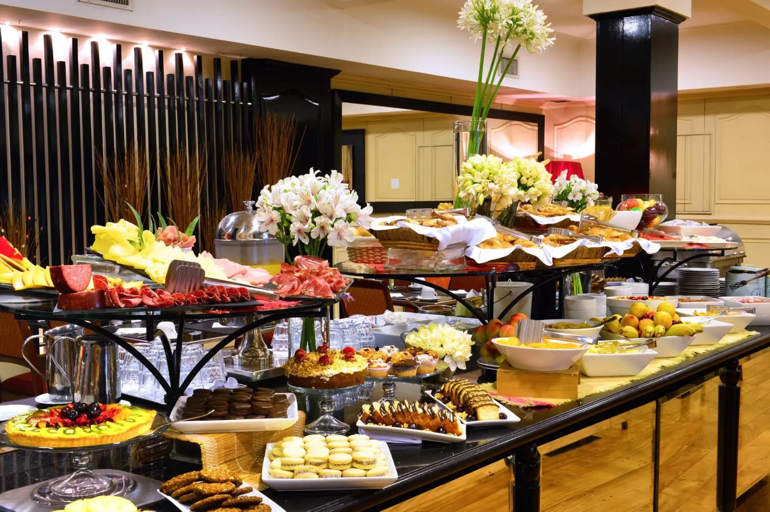 Buffet breakfast in Pestana Buenos Aires