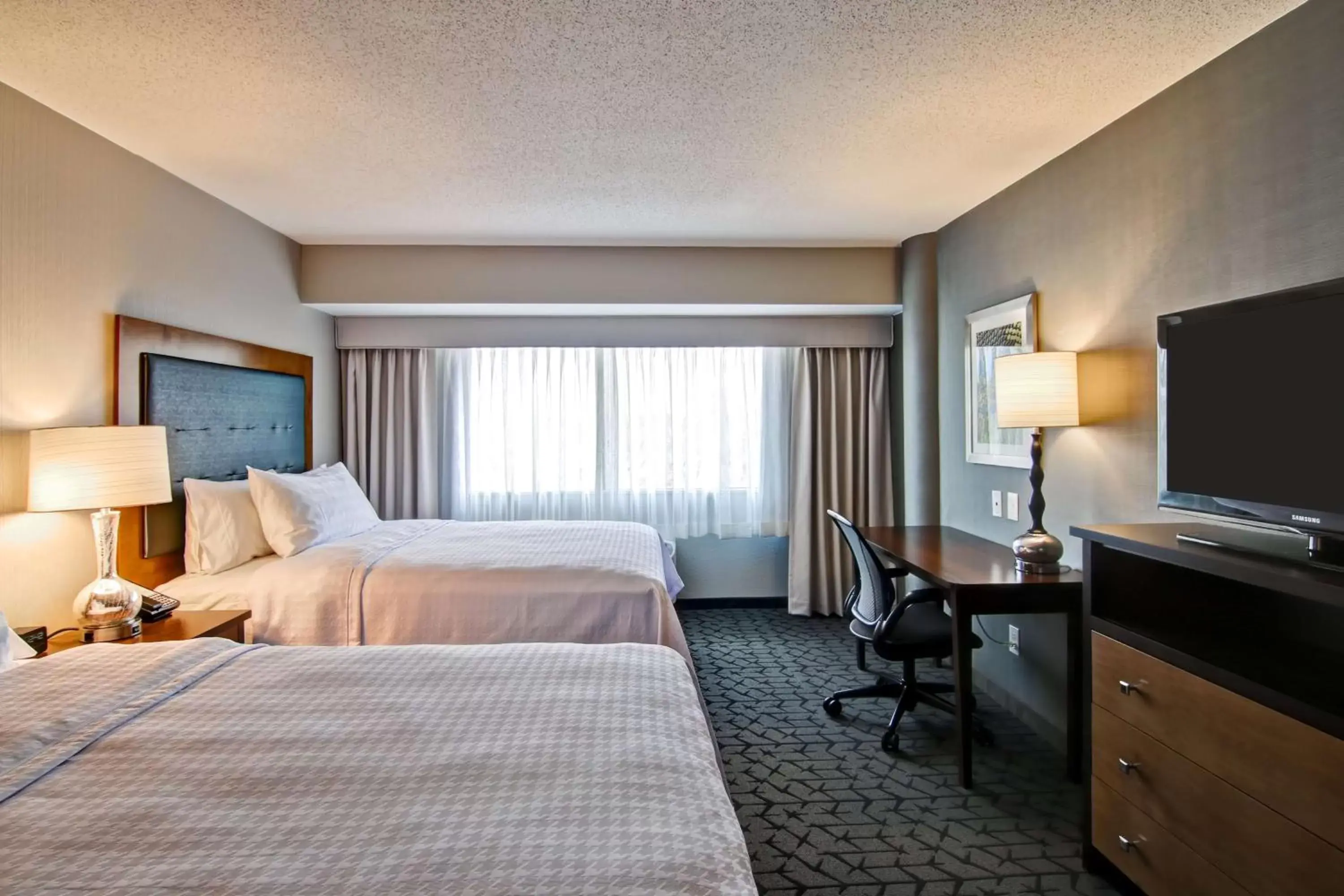 Bed in Homewood Suites by Hilton Gaithersburg/Washington, DC North