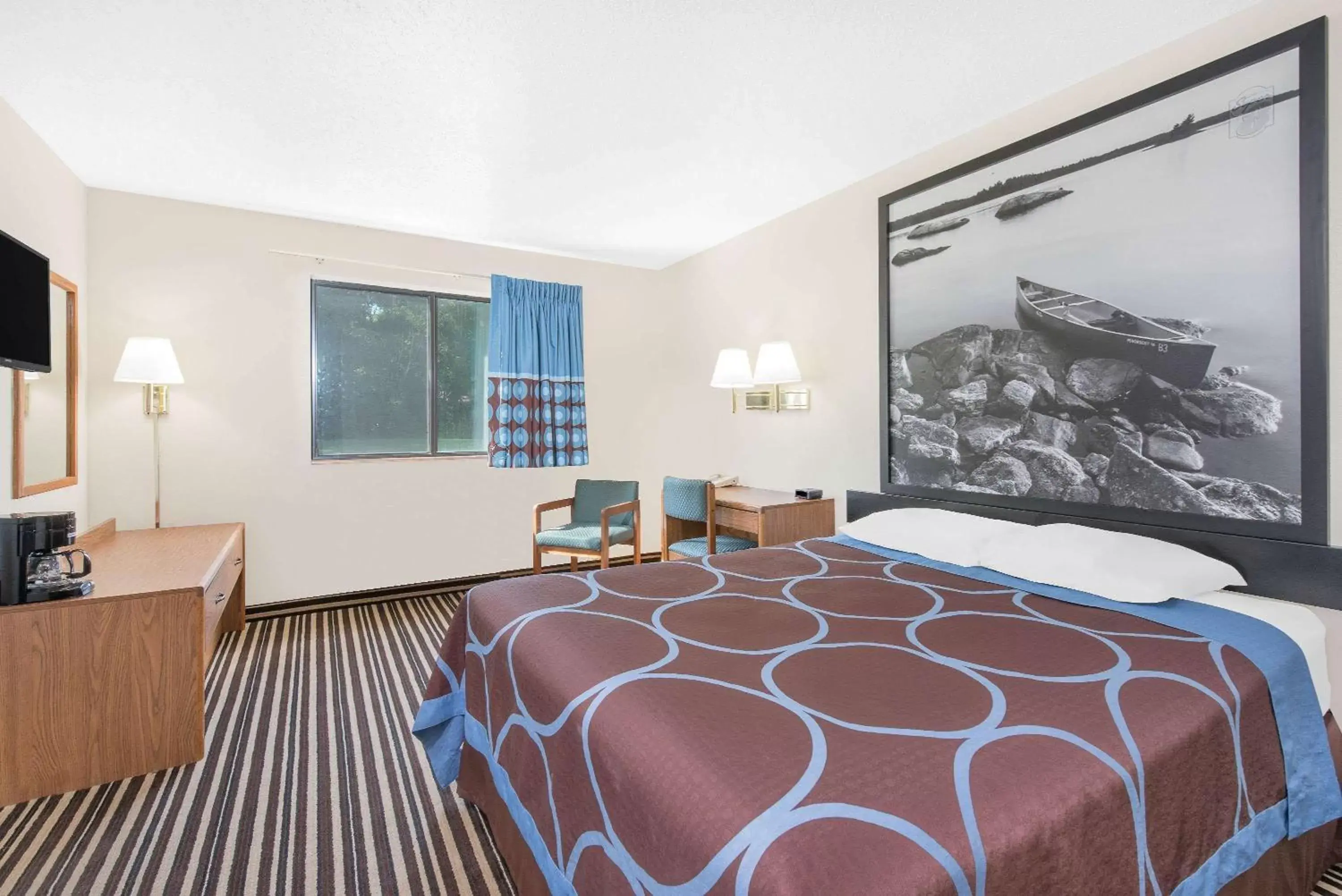 Photo of the whole room, Bed in Super 8 by Wyndham Morris