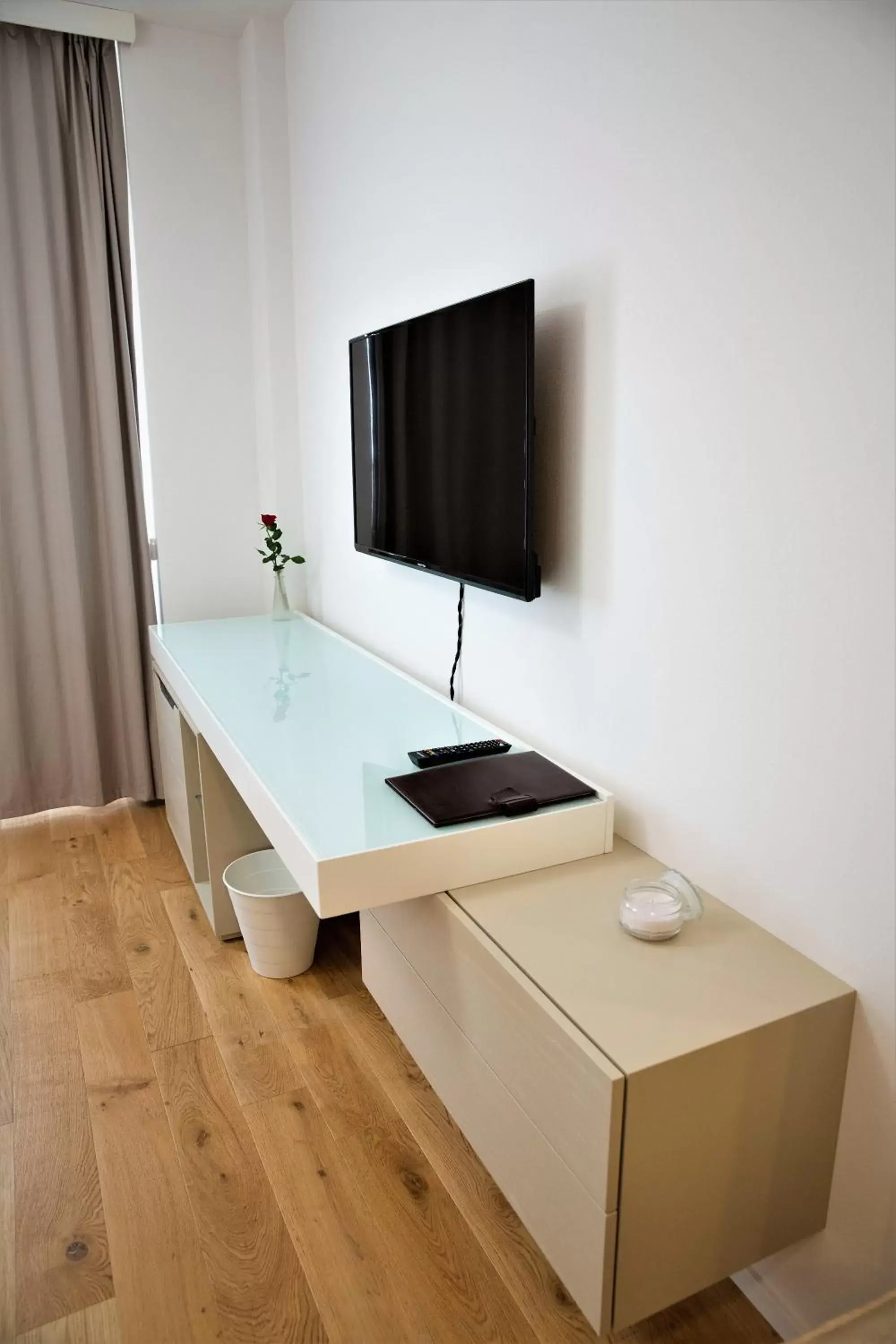 TV/Entertainment Center in Boutique Hotel Enia