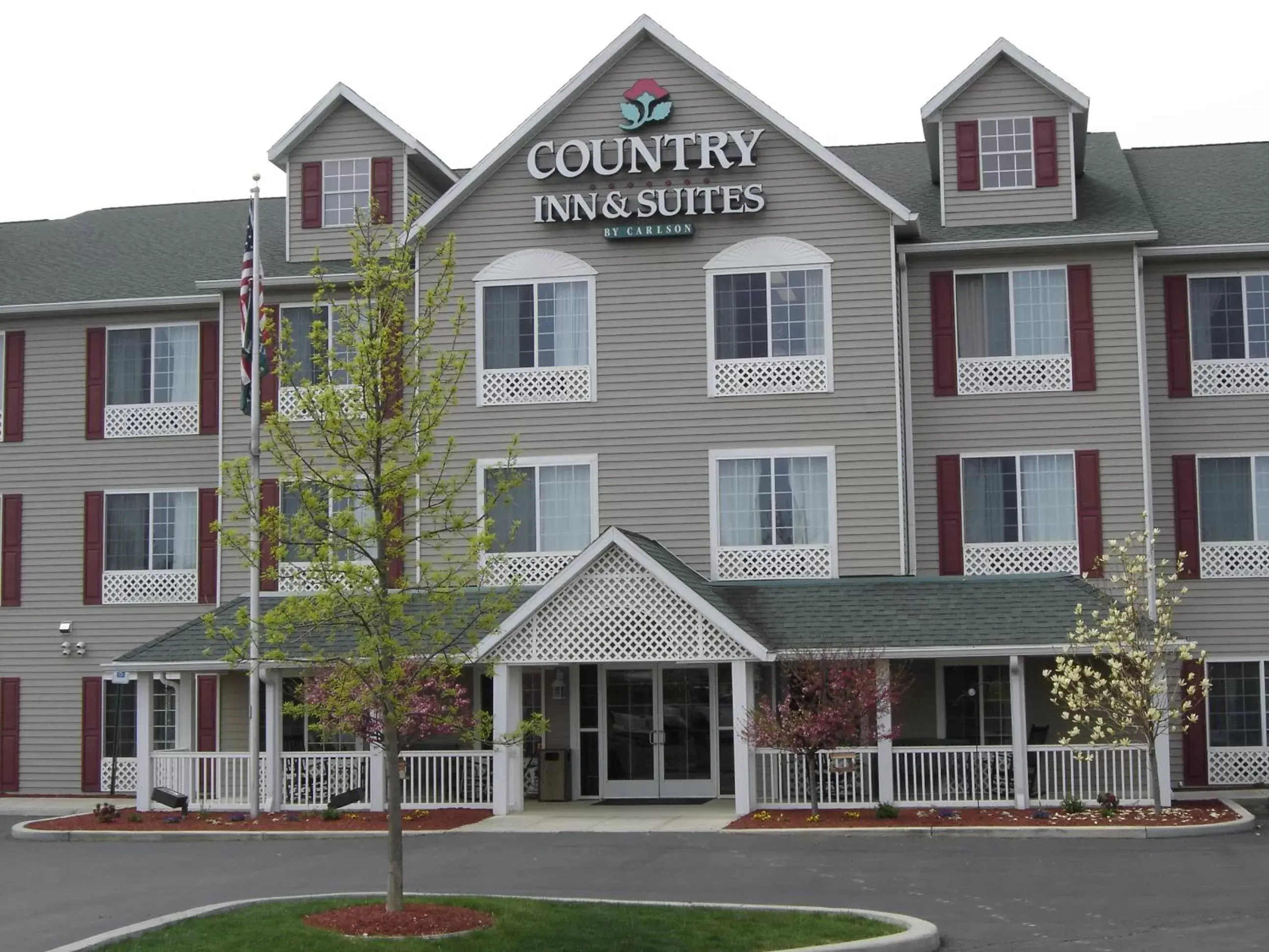 Facade/entrance, Property Building in Country Inn & Suites by Radisson, Big Flats (Elmira), NY