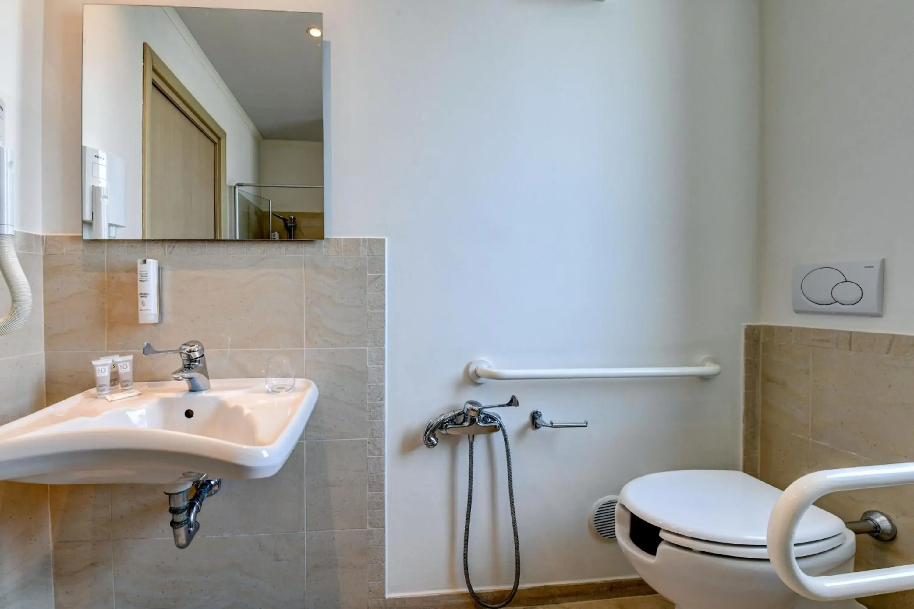 Facility for disabled guests, Bathroom in Hotel Rivus