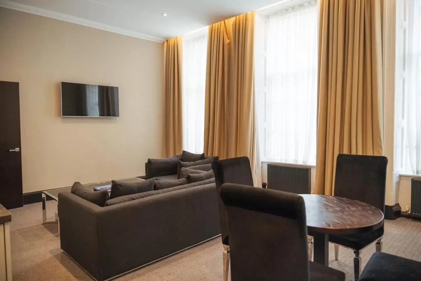 TV and multimedia, Seating Area in County Hotel & County Aparthotel Newcastle