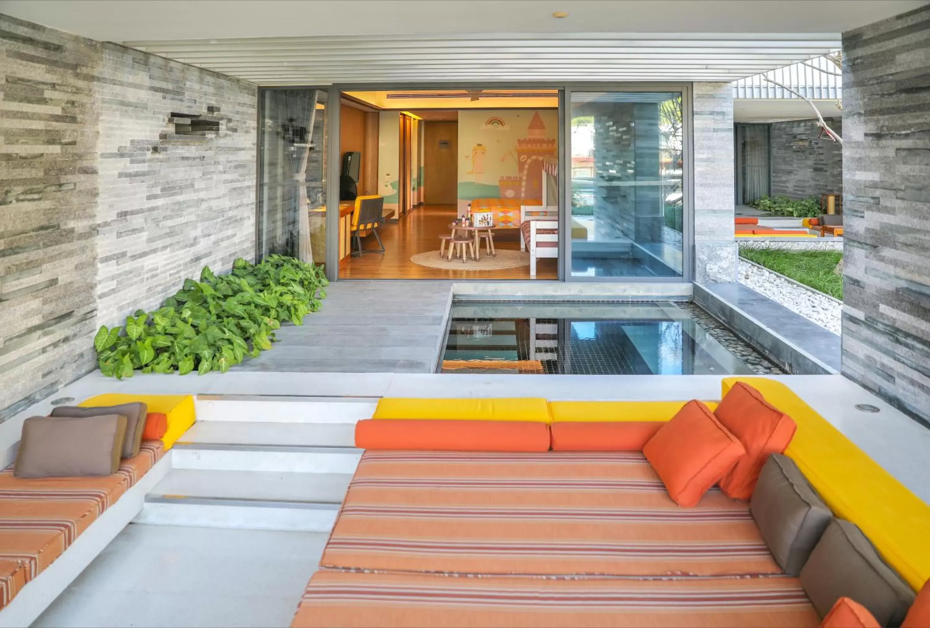 Seating area, Swimming Pool in InterContinental Sanya Resort, an IHG Hotel