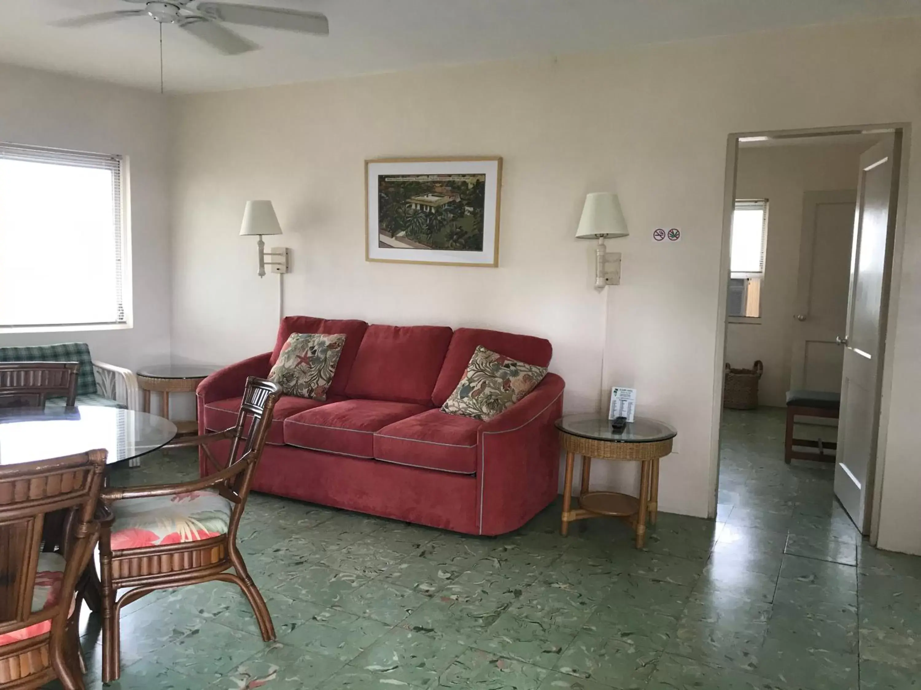 Living room, Seating Area in El Patio Motel