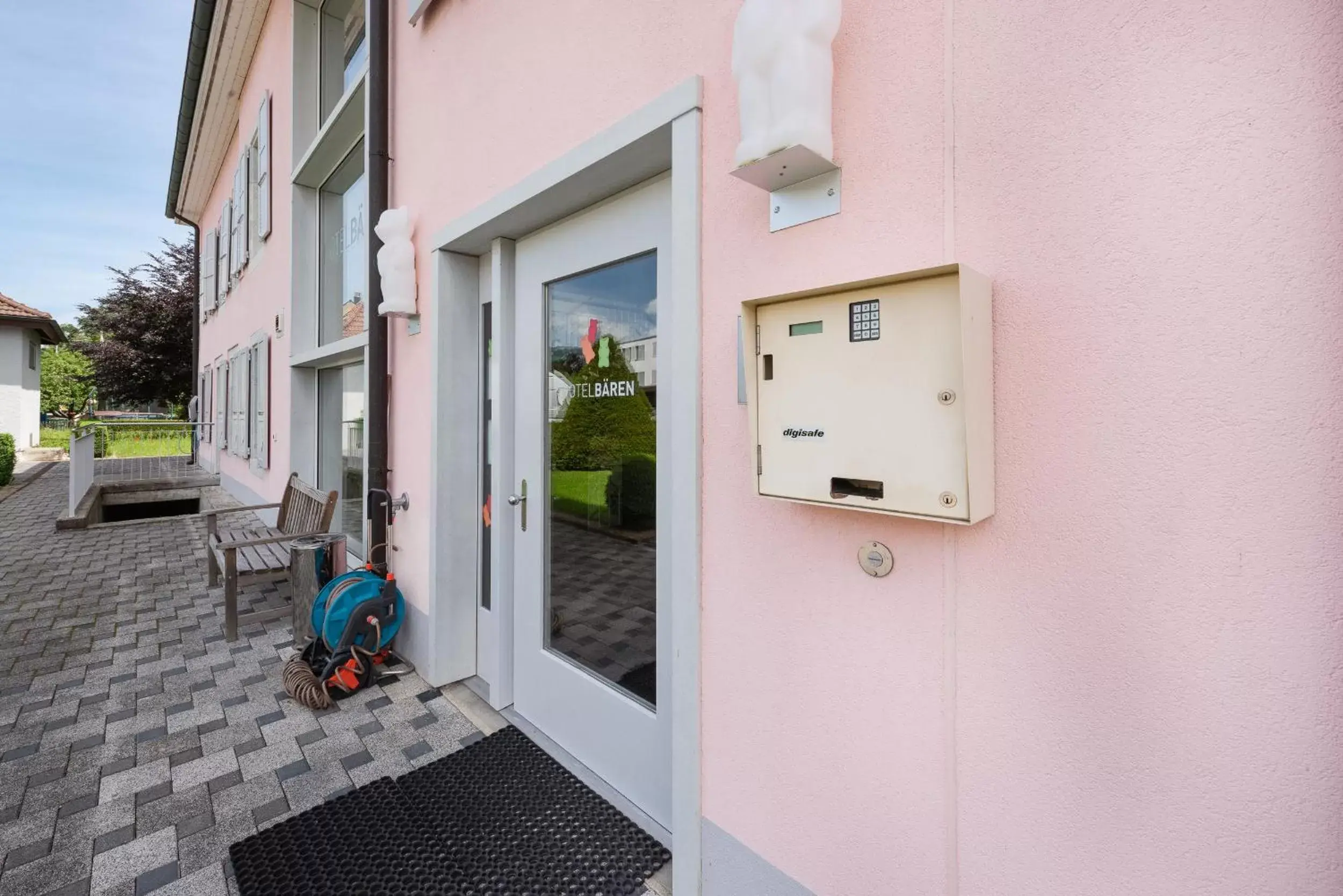 Bären Self Check-in Hotel