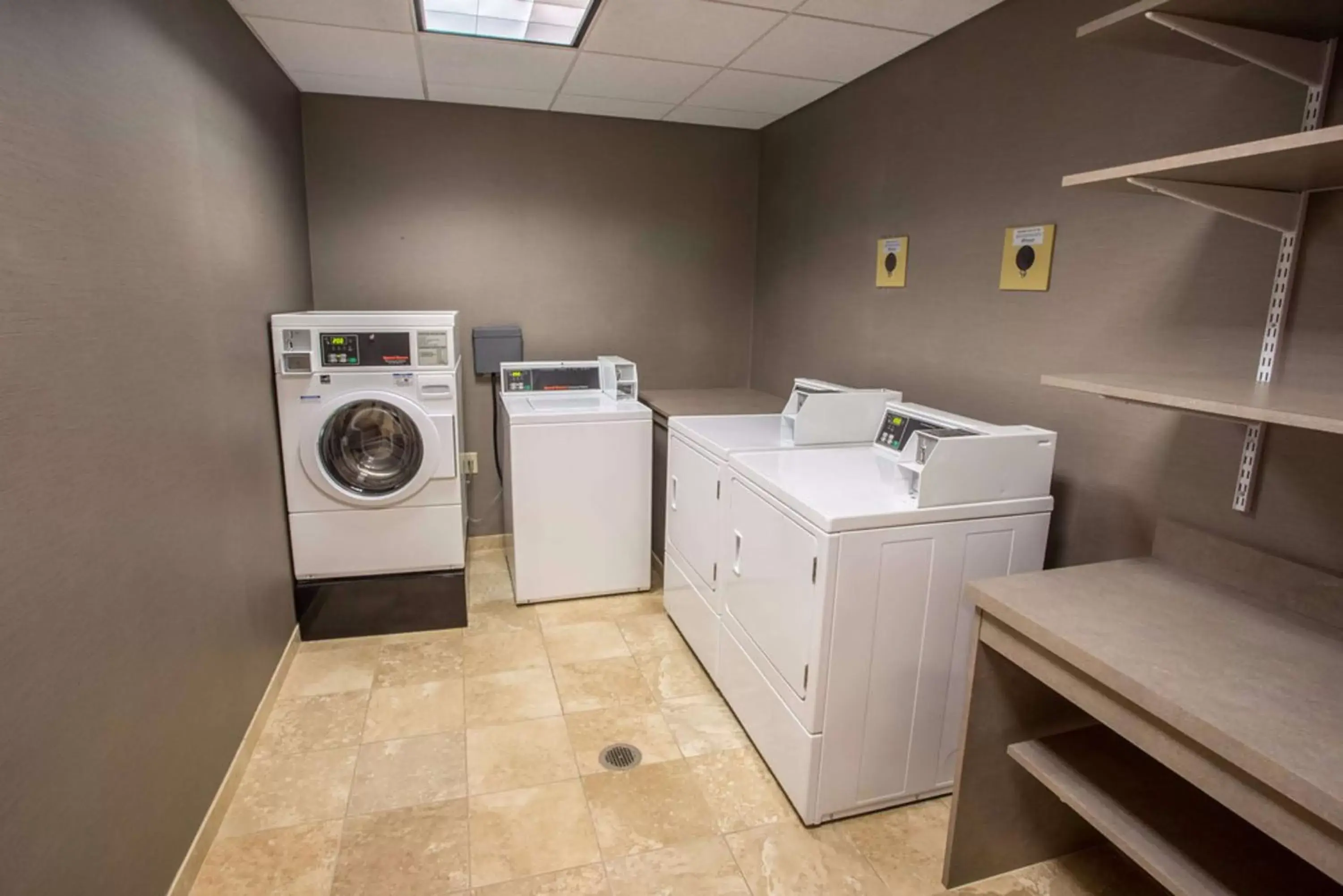 Property building in Hampton Inn & Suites Tilton Property building in Hampton Inn & Suites Tilton