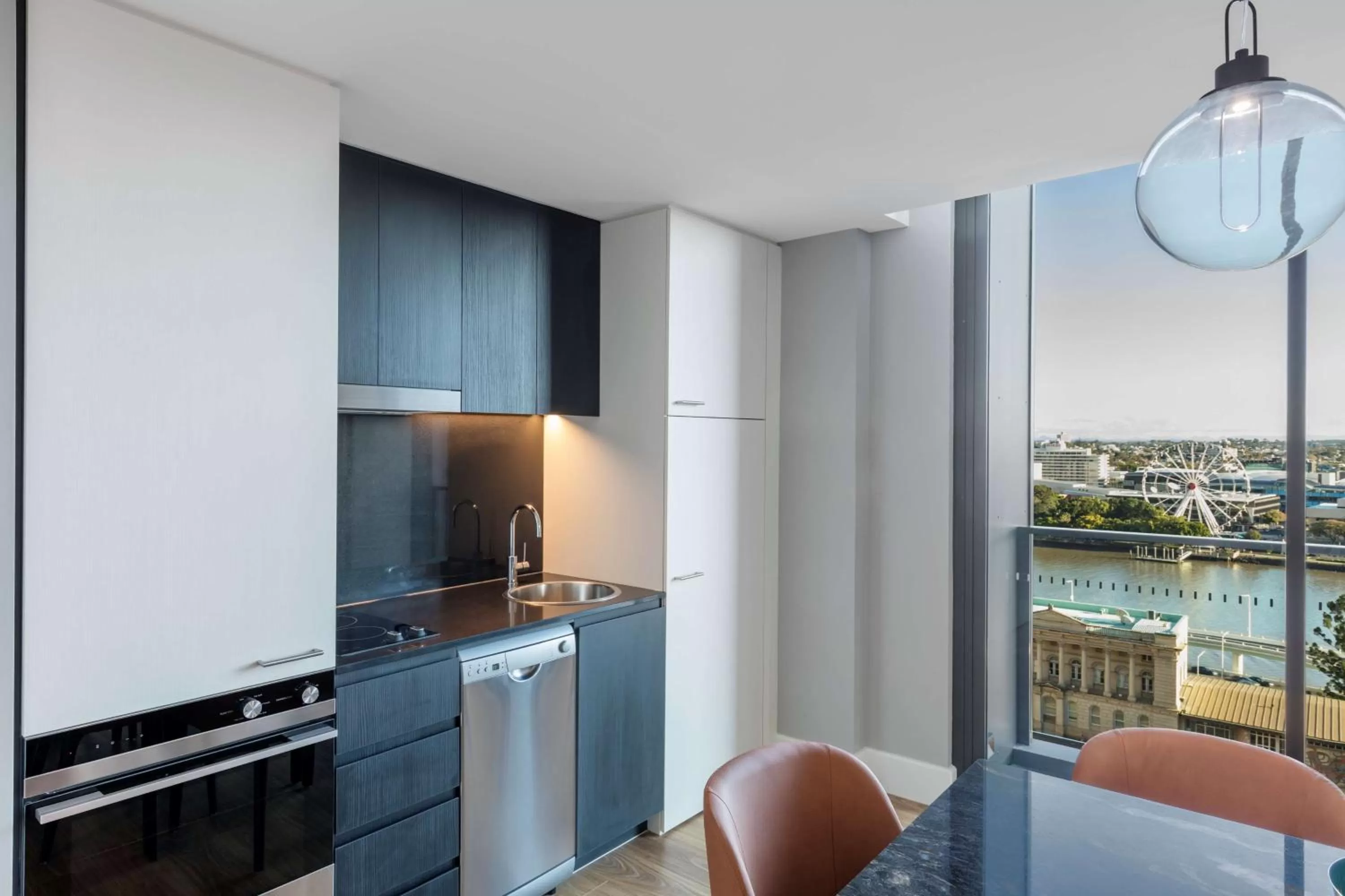 Kitchen or kitchenette in Adina Apartment Hotel Brisbane