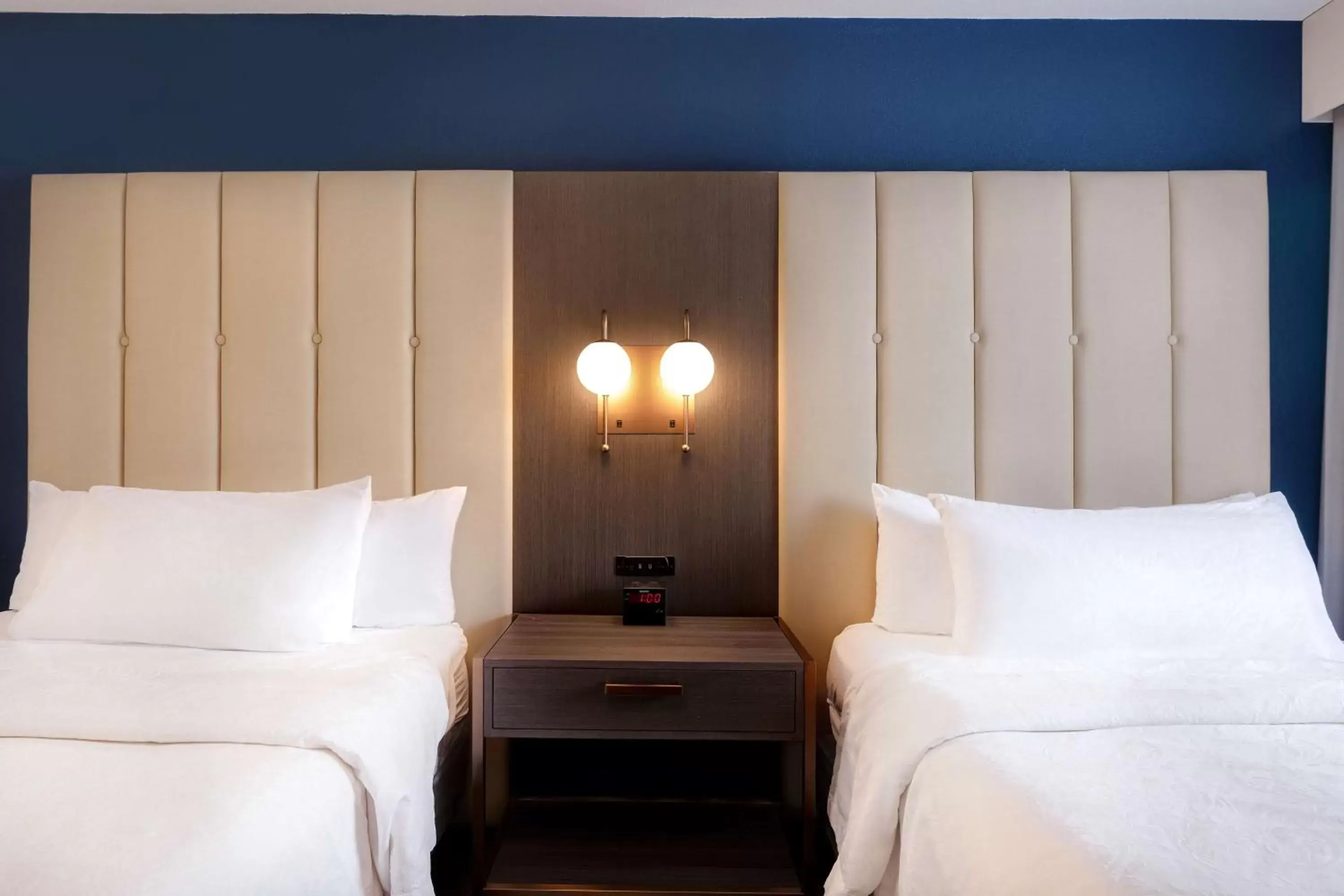 Bed in Homewood Suites by Hilton Jackson-Ridgeland