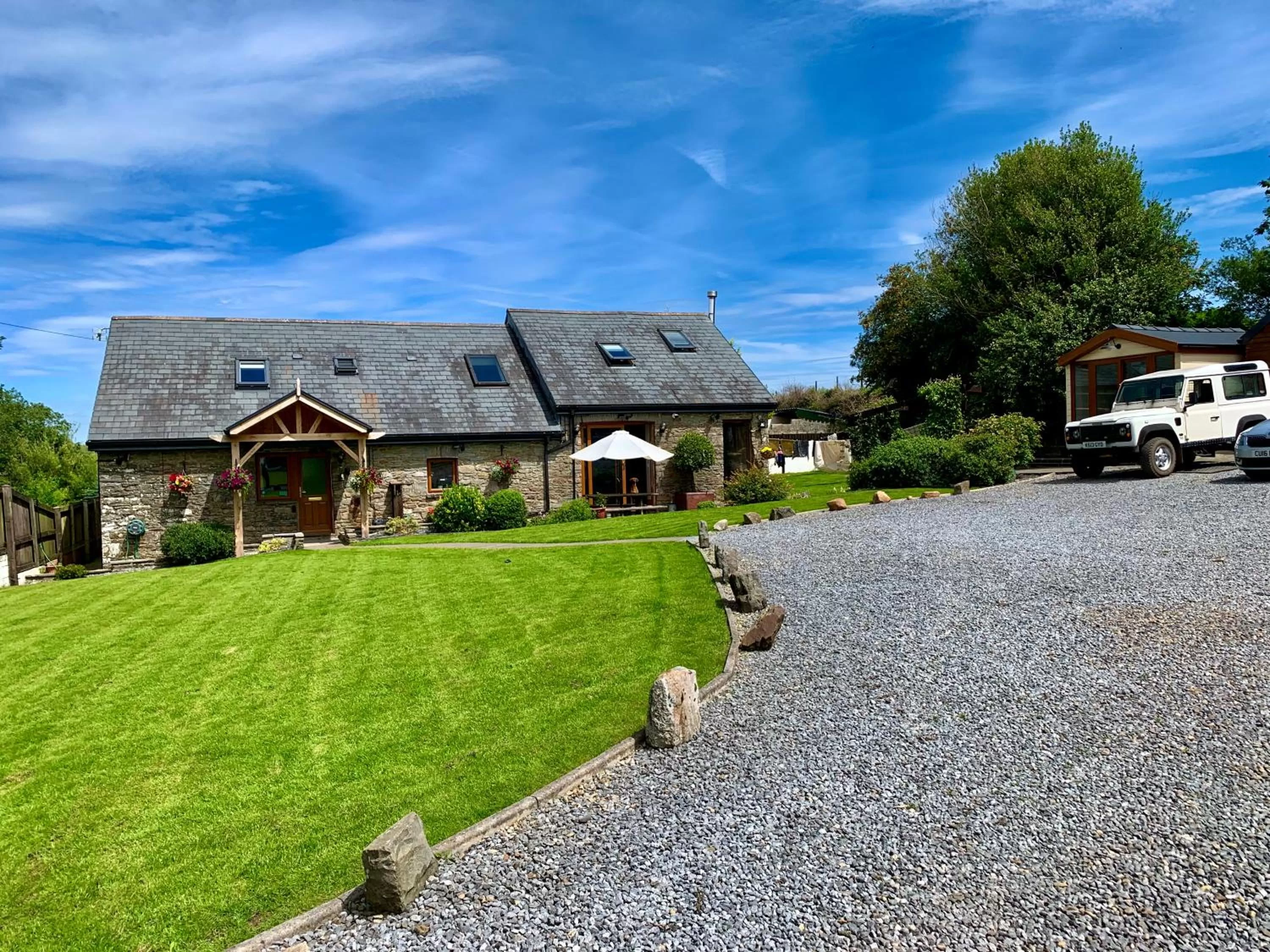 Property Building in Beudy Bach