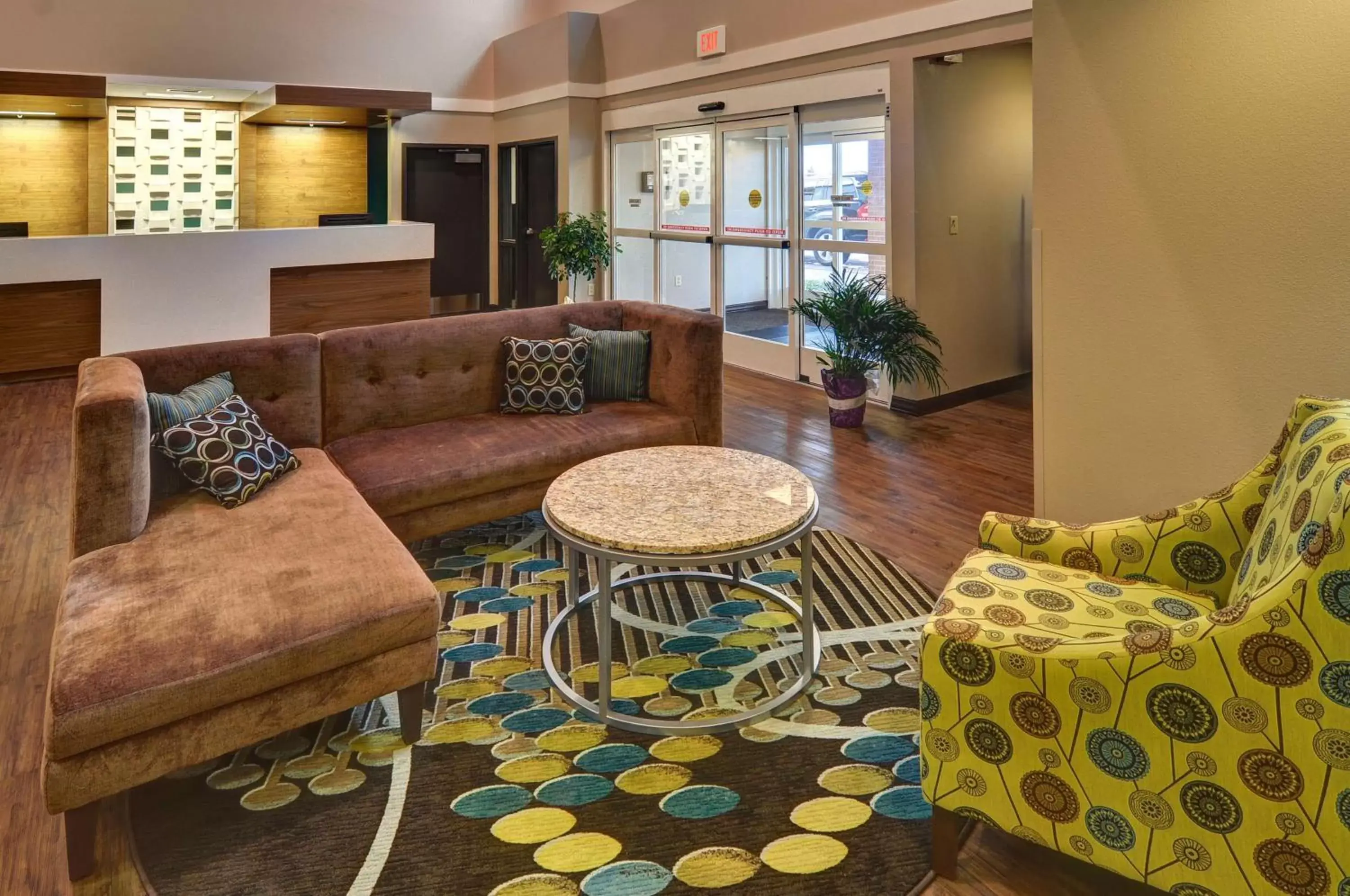 Lobby or reception, Seating Area in Best Western Plus Patterson Park Inn